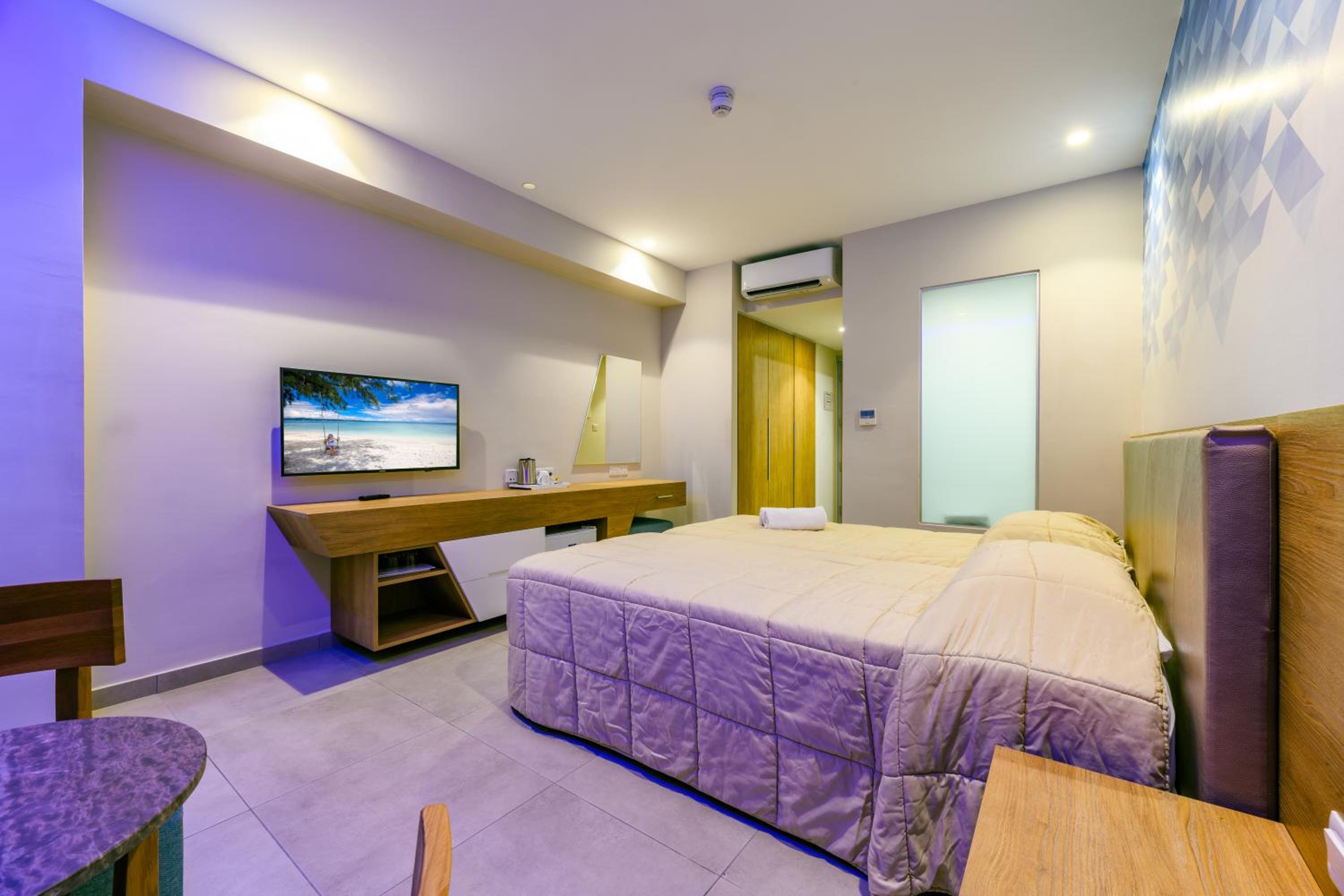 Deluxe Double or Twin Room with Inland View - Photo 4