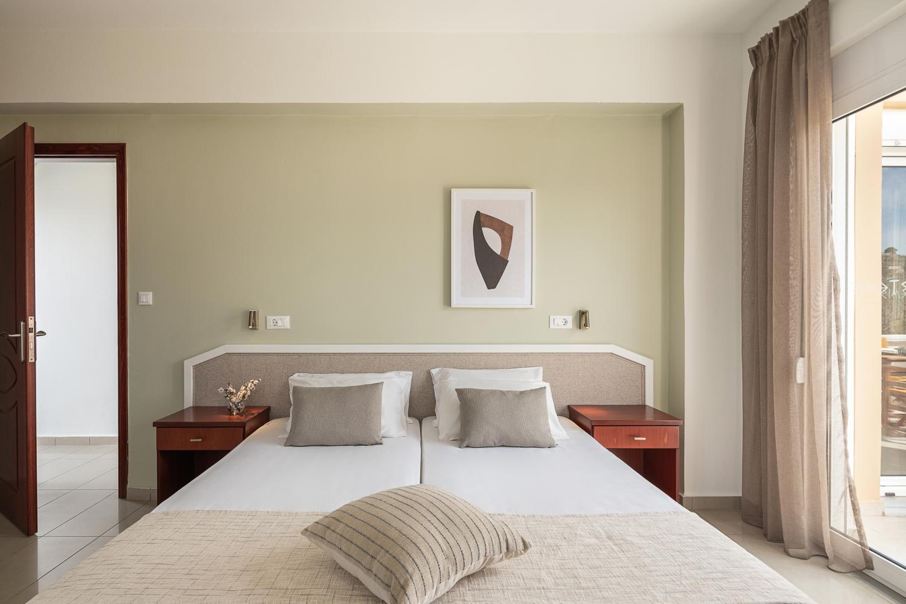 Deluxe Suite - Photo 14
