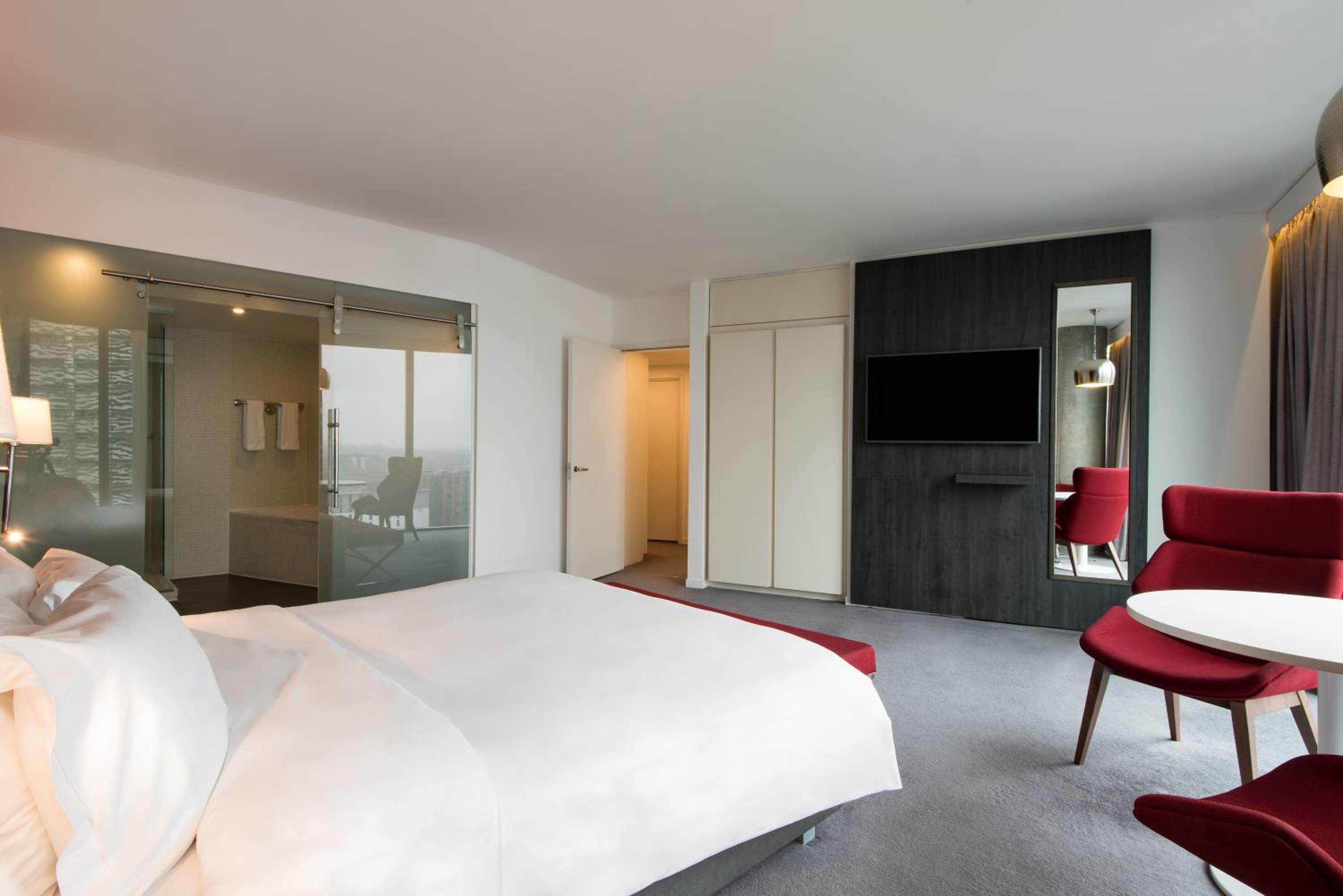 Suite with City View photo 3