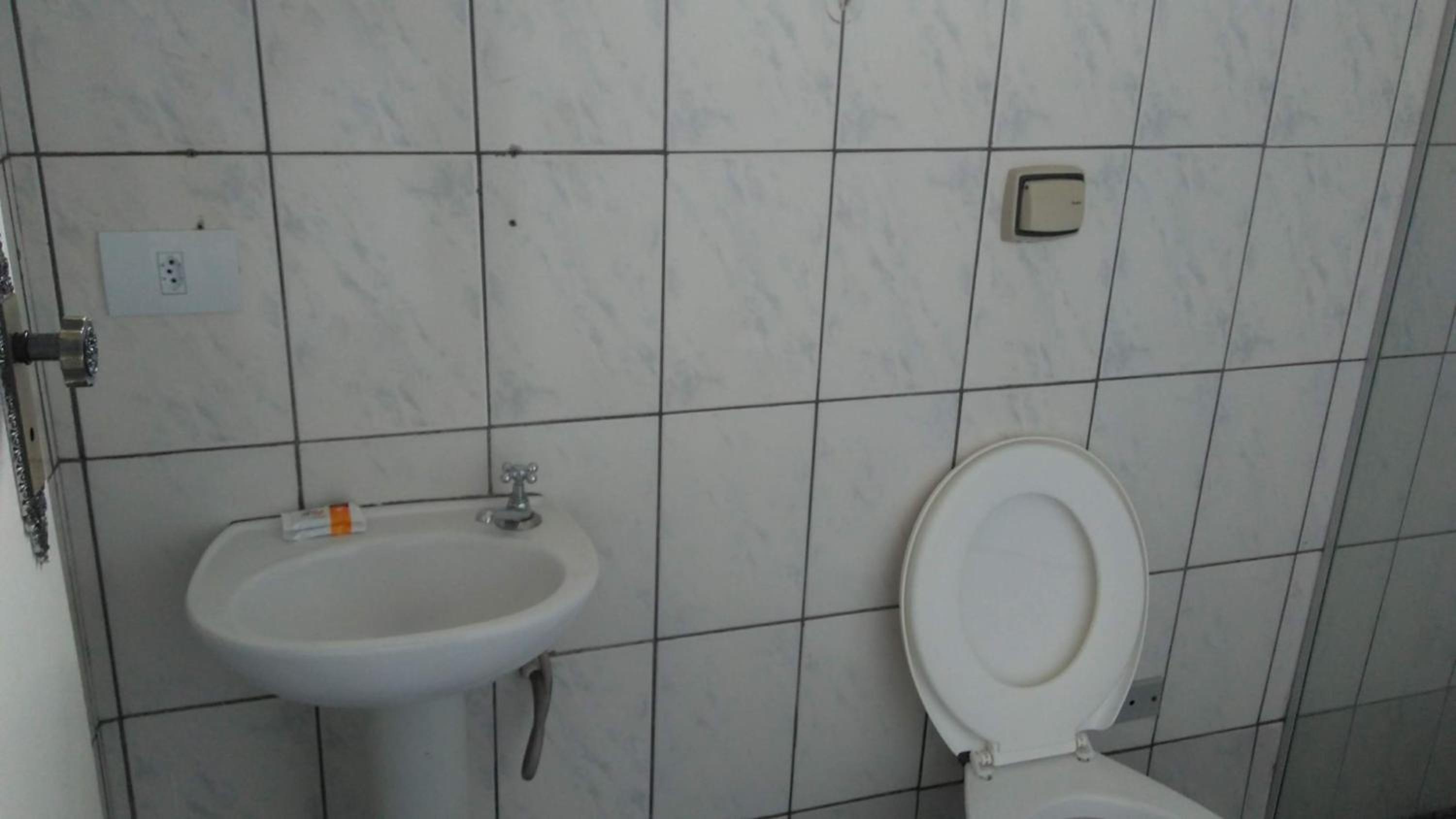 Quadruple Room with Bathroom - Photo 2