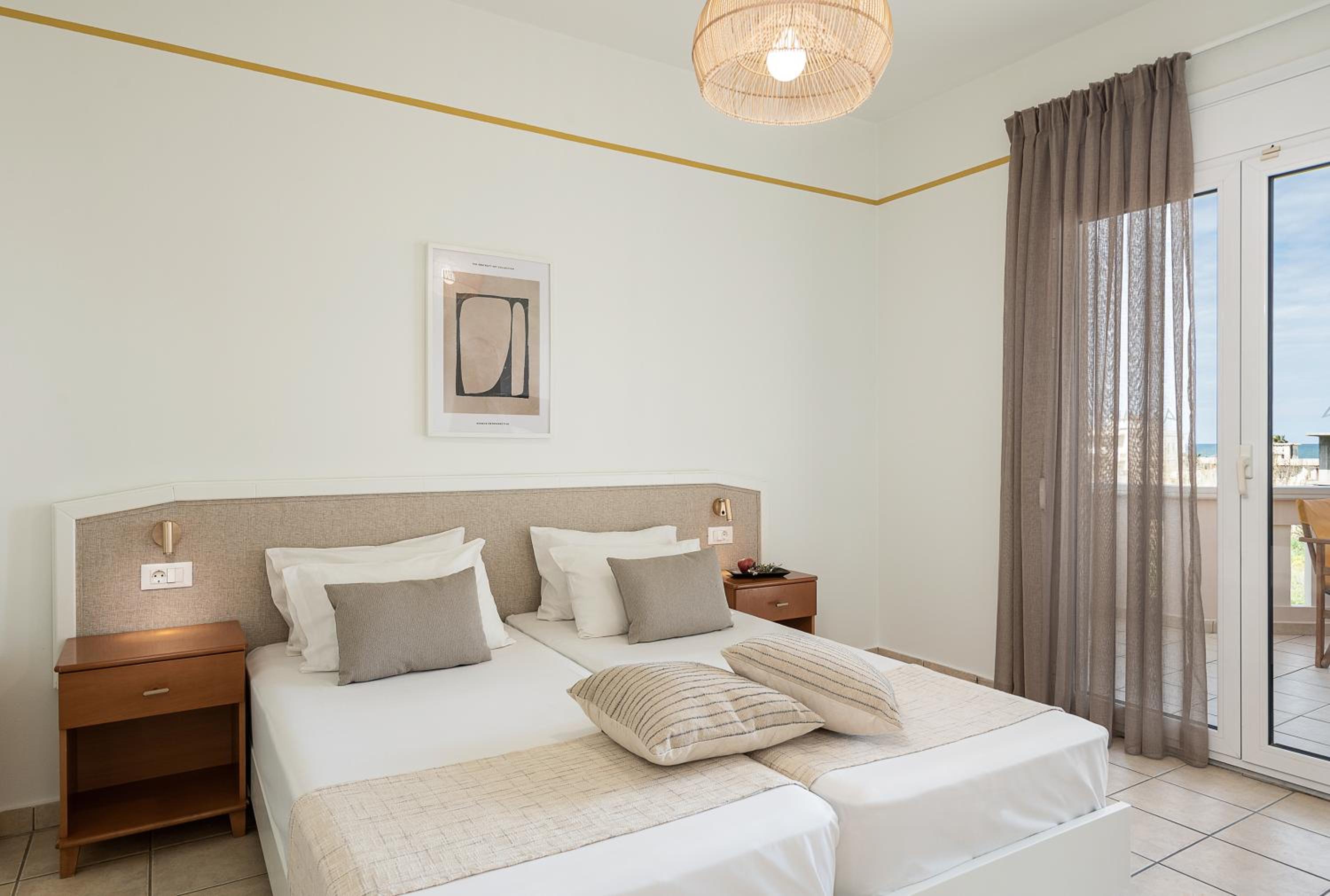 Suite with Pool View - Photo 1