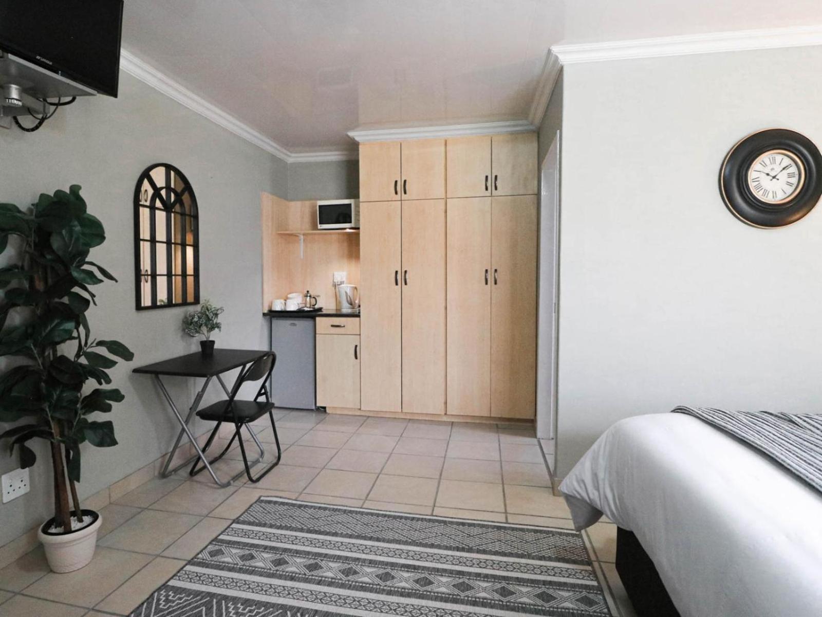 Executive King Room - Photo 21