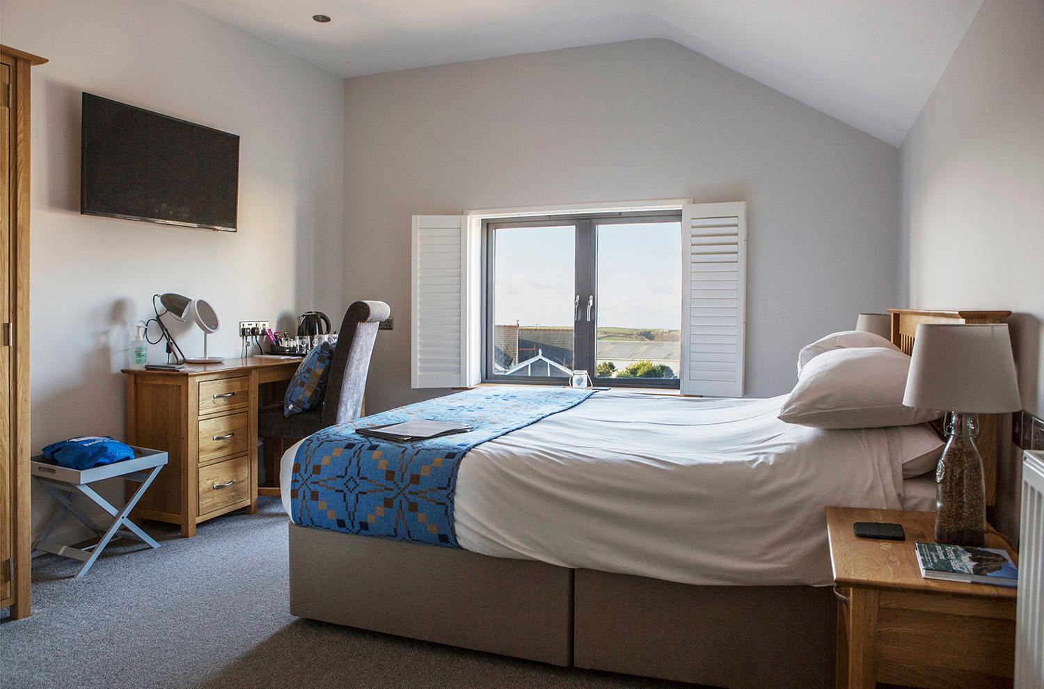 King Room with Partial Sea View
