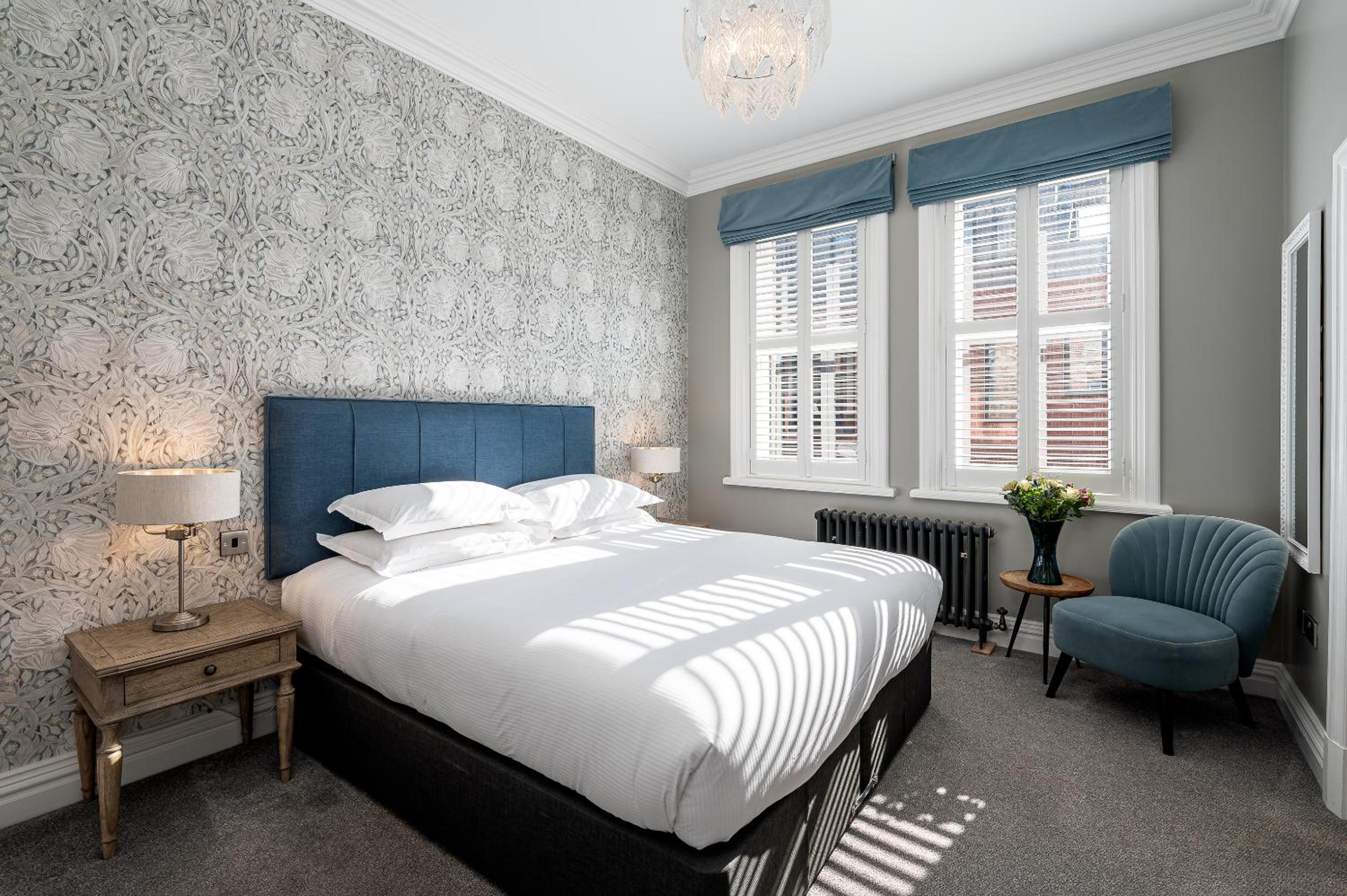 Deluxe Double Room with Bath photo 1