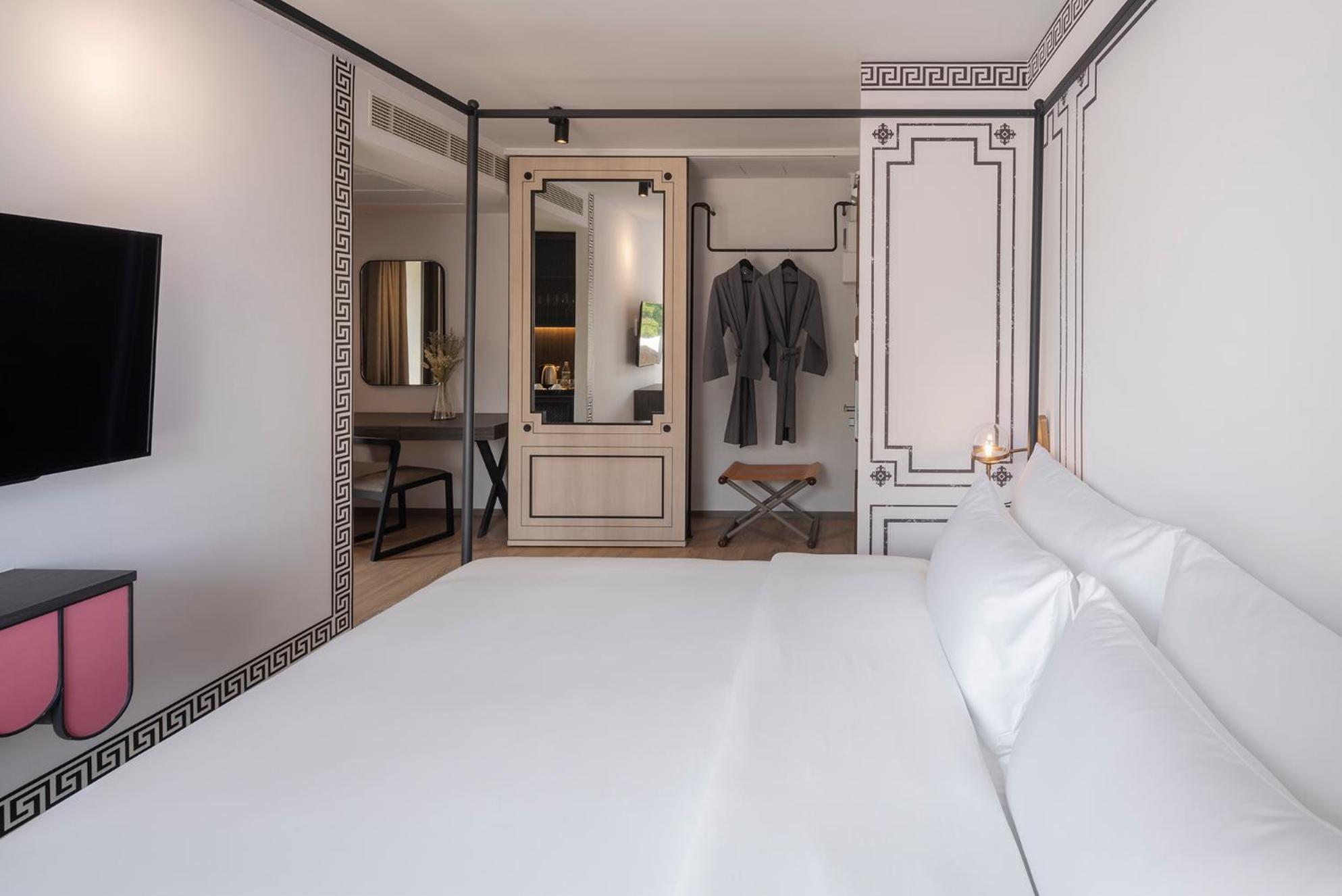 Deluxe King Room photo 3