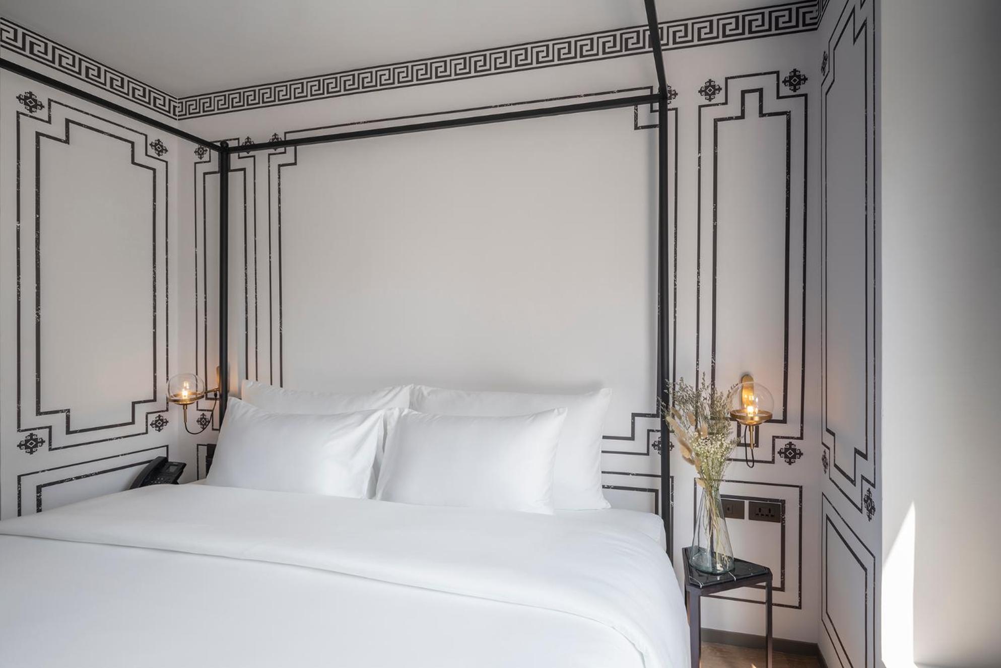 Deluxe King Room photo 3