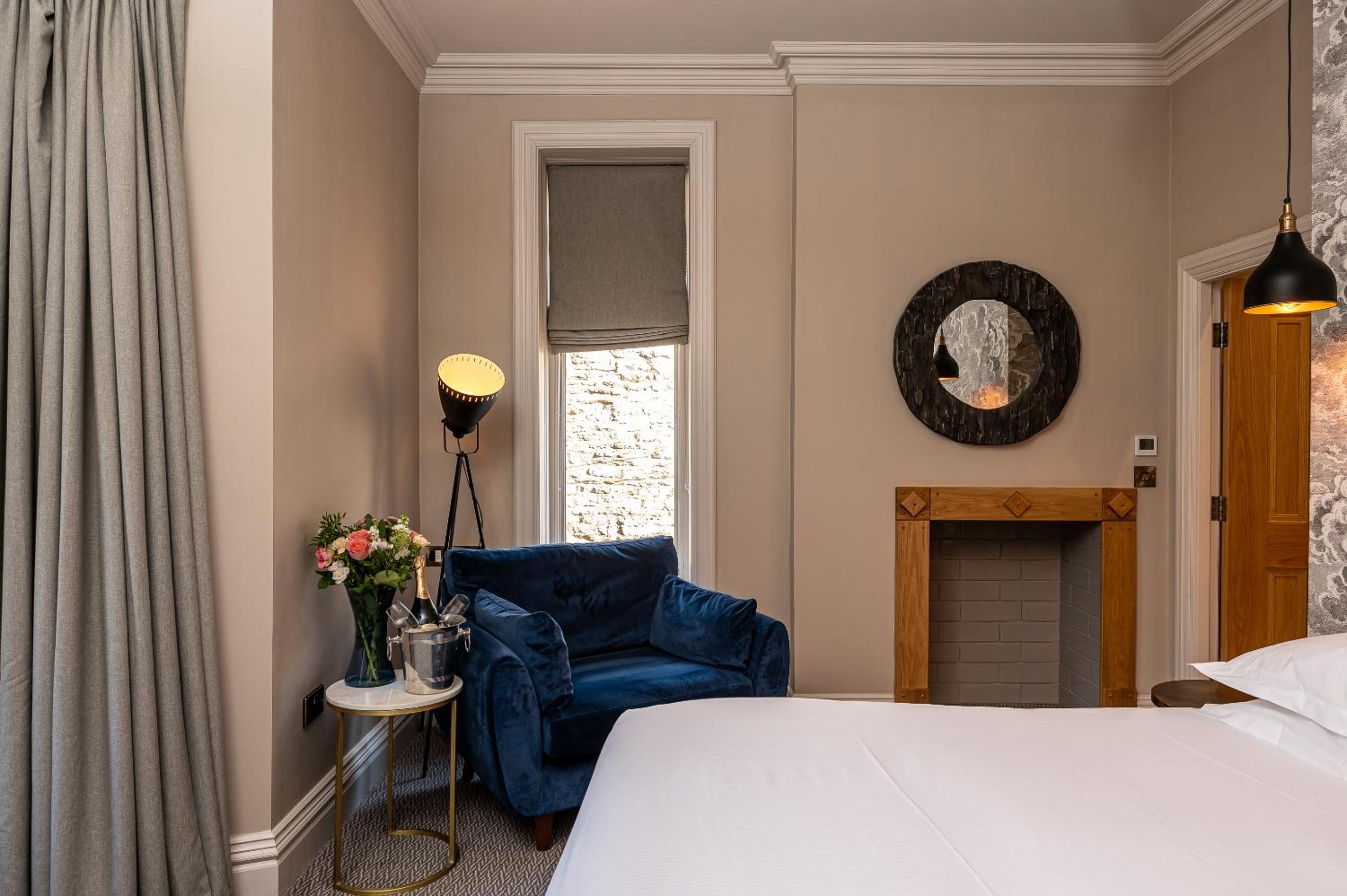 Deluxe Double Room with Bath photo 3