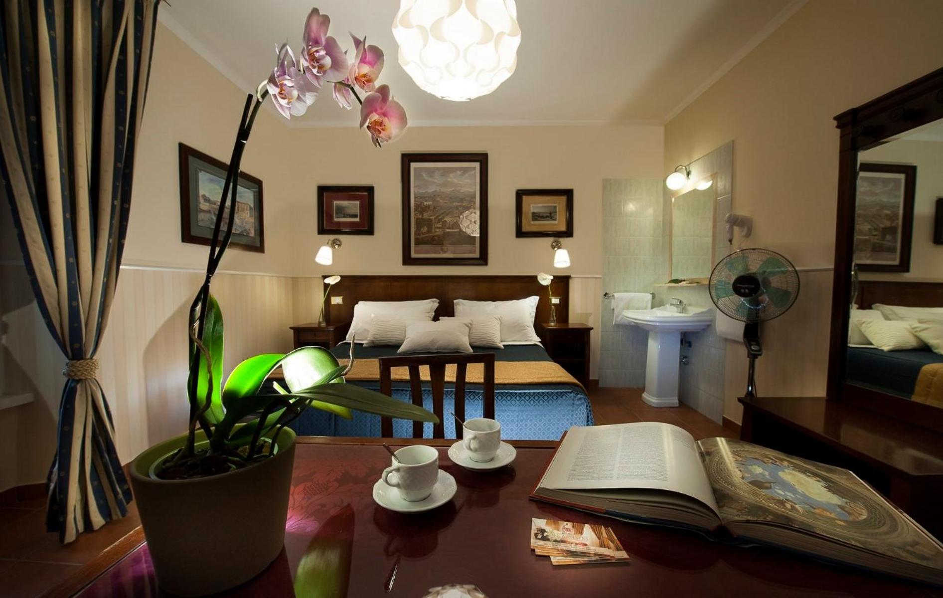 Standard Double Room with Shared Bathroom photo 1