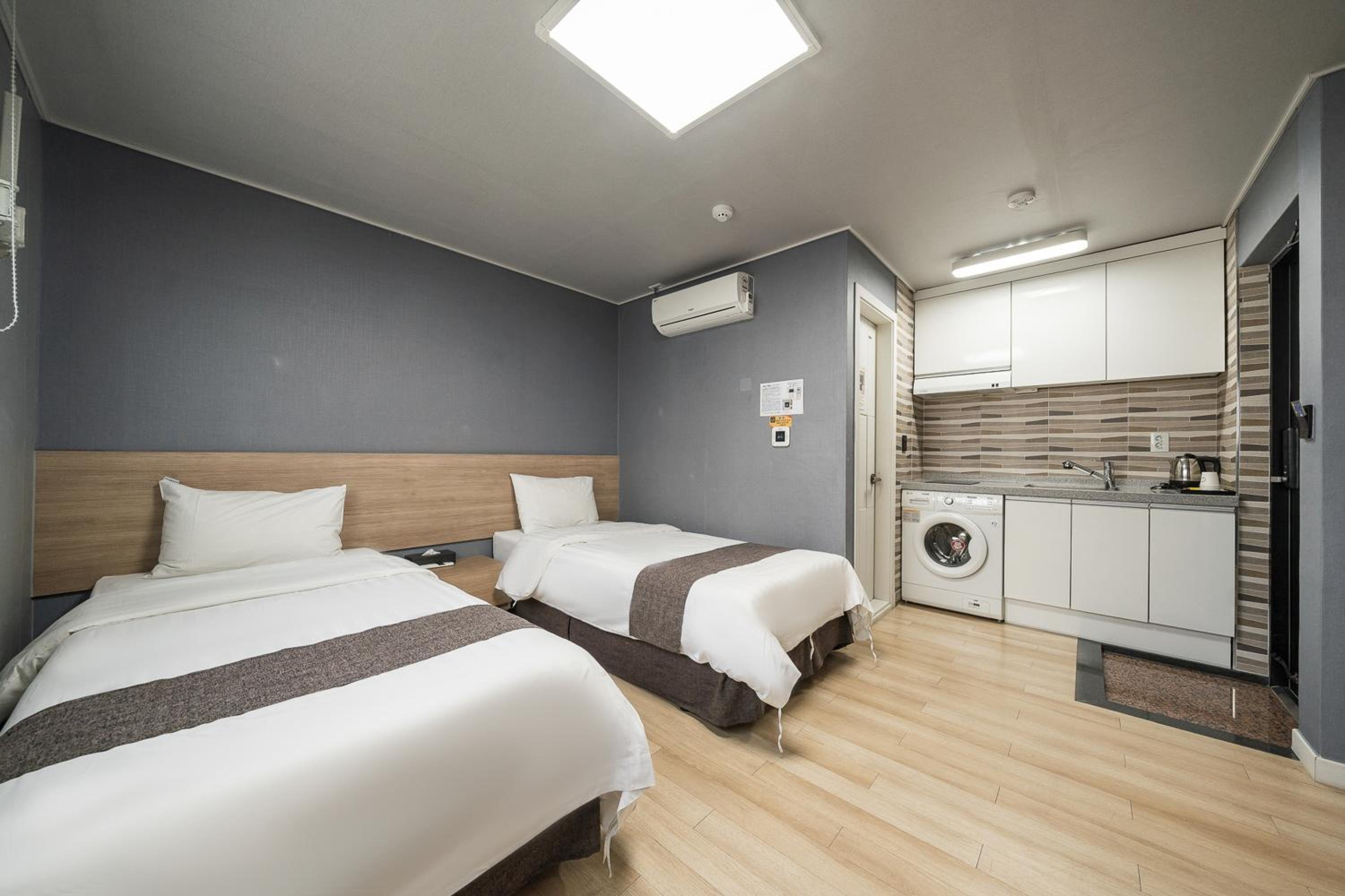 Residence Twin Room photo 1