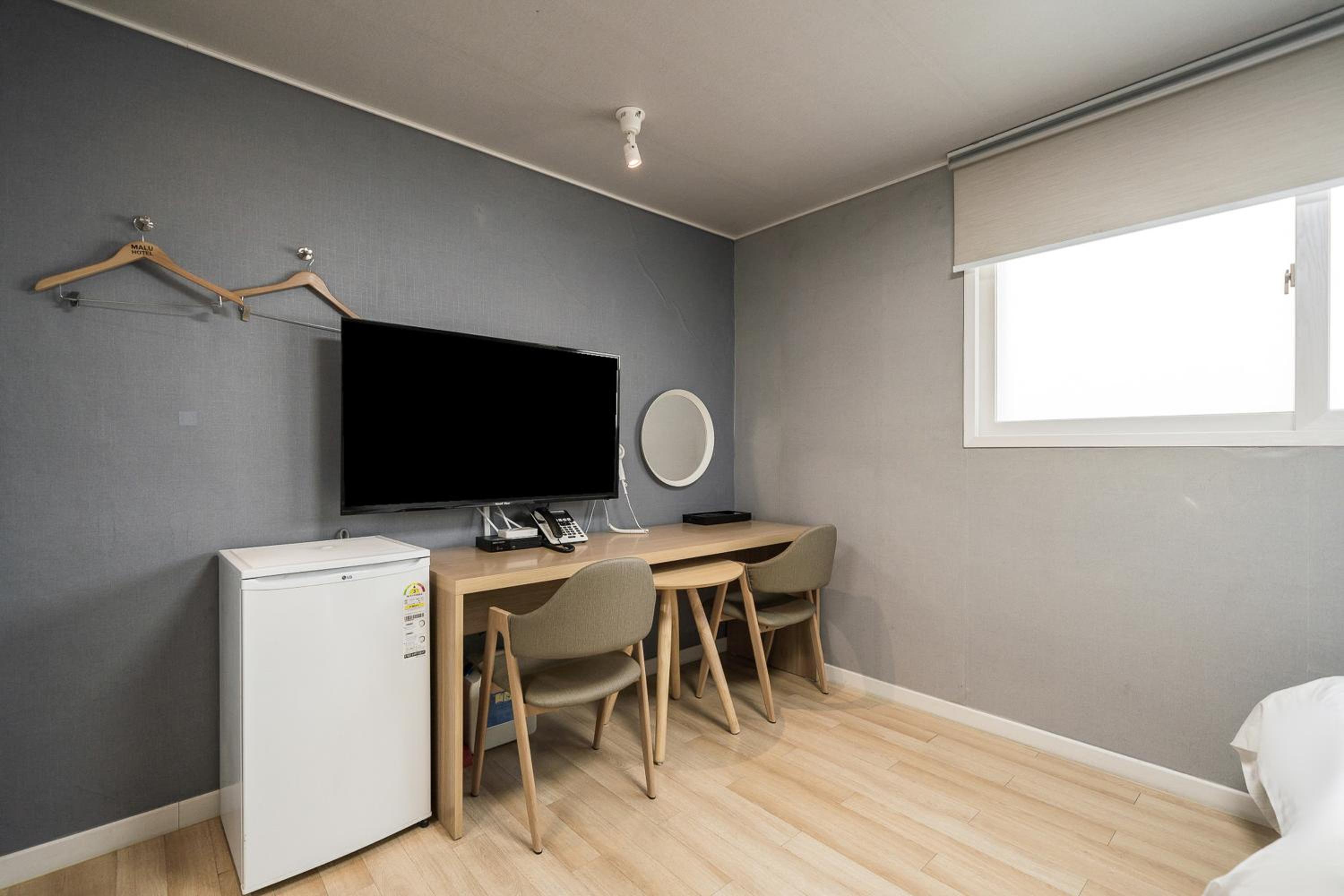Residence Twin Room photo 2