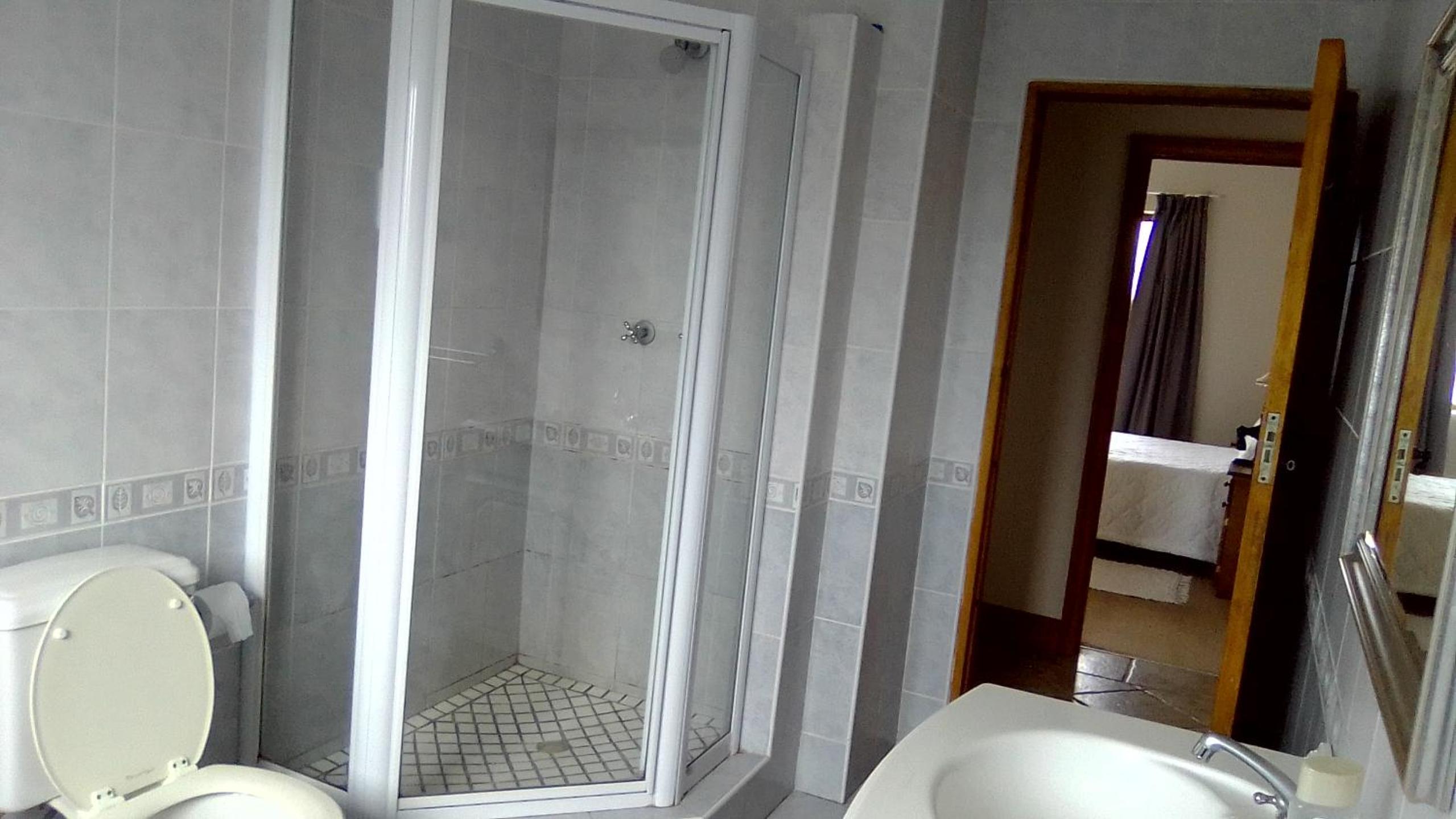 Budget Double Room - Photo 5