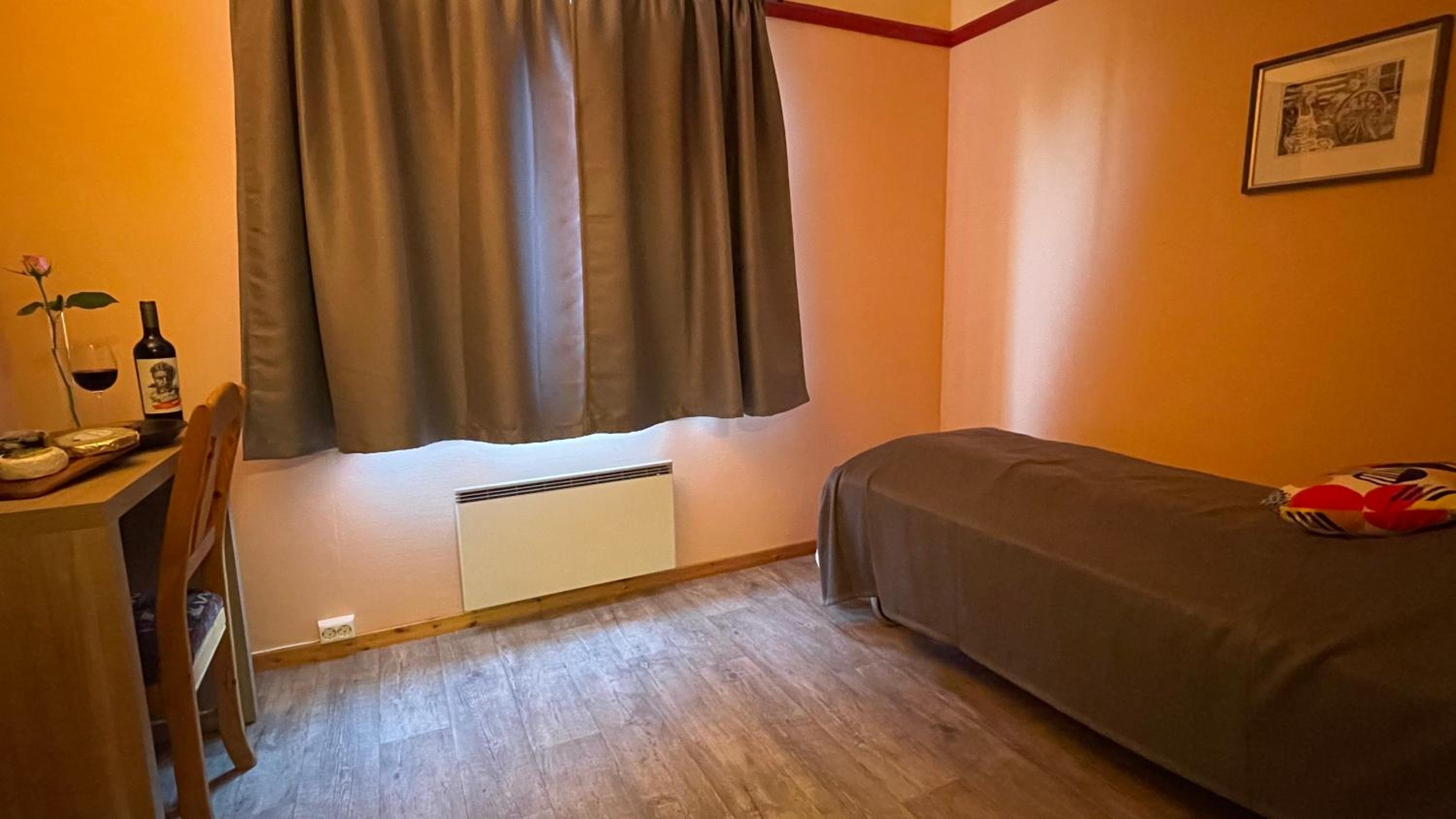 Single Room with Private Bathroom photo 3