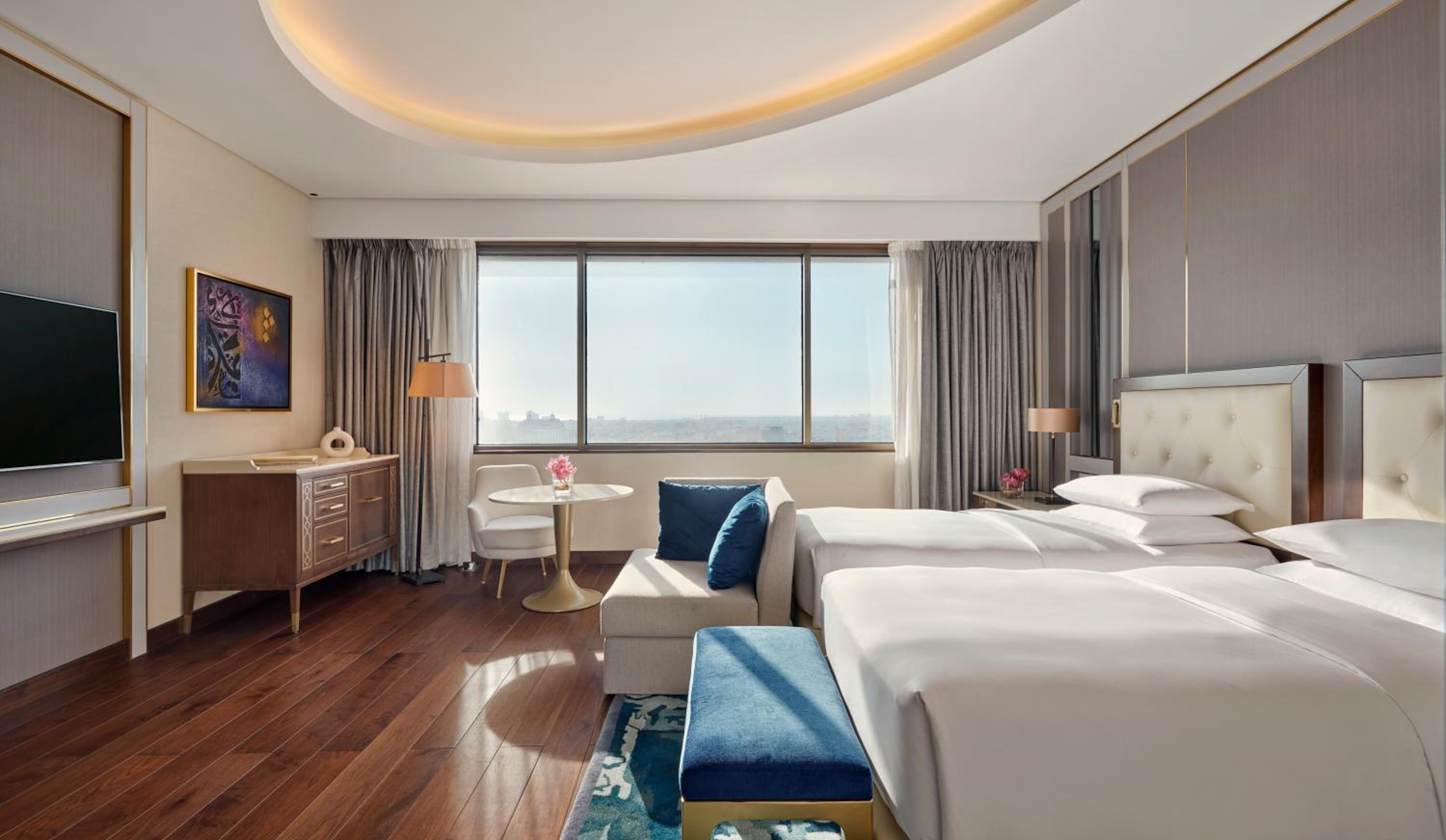 Twin Room with City View - Photo 7