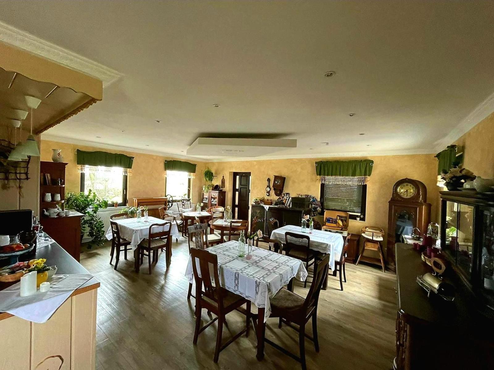 Family Room with Garden View photo 2