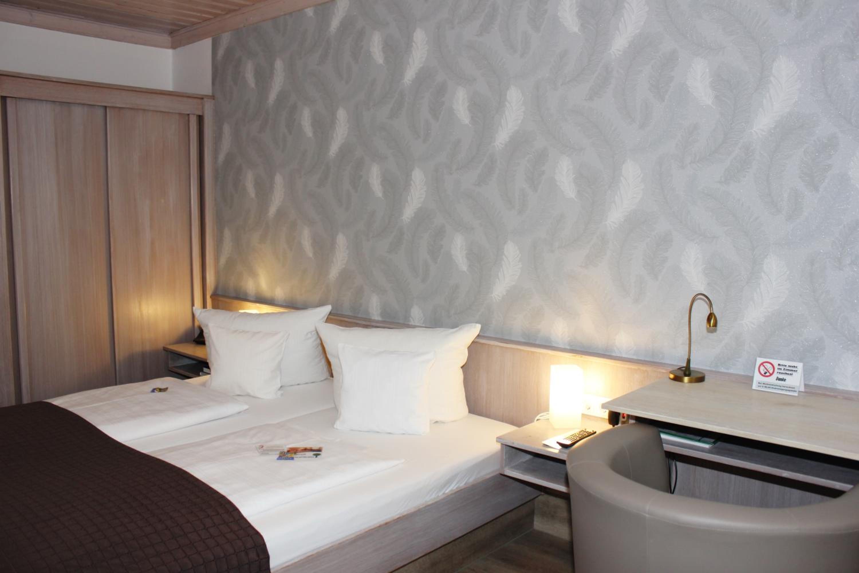 Standard Double Room - Photo 2