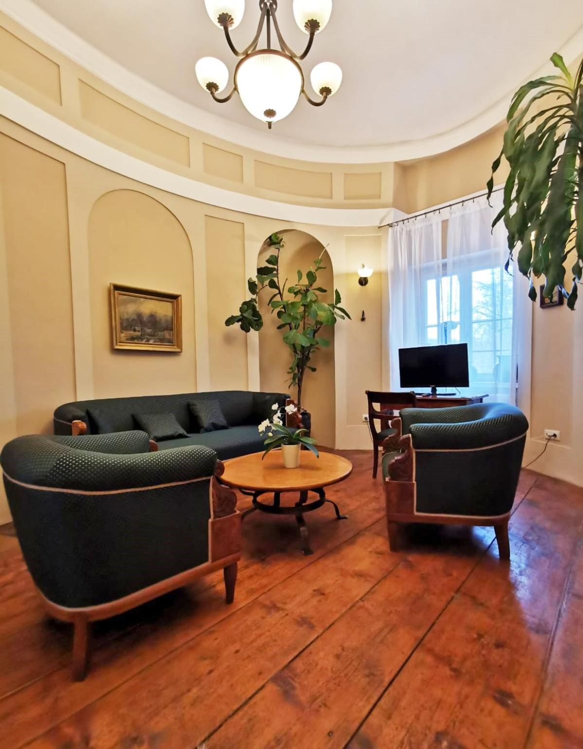 Studio with Park View