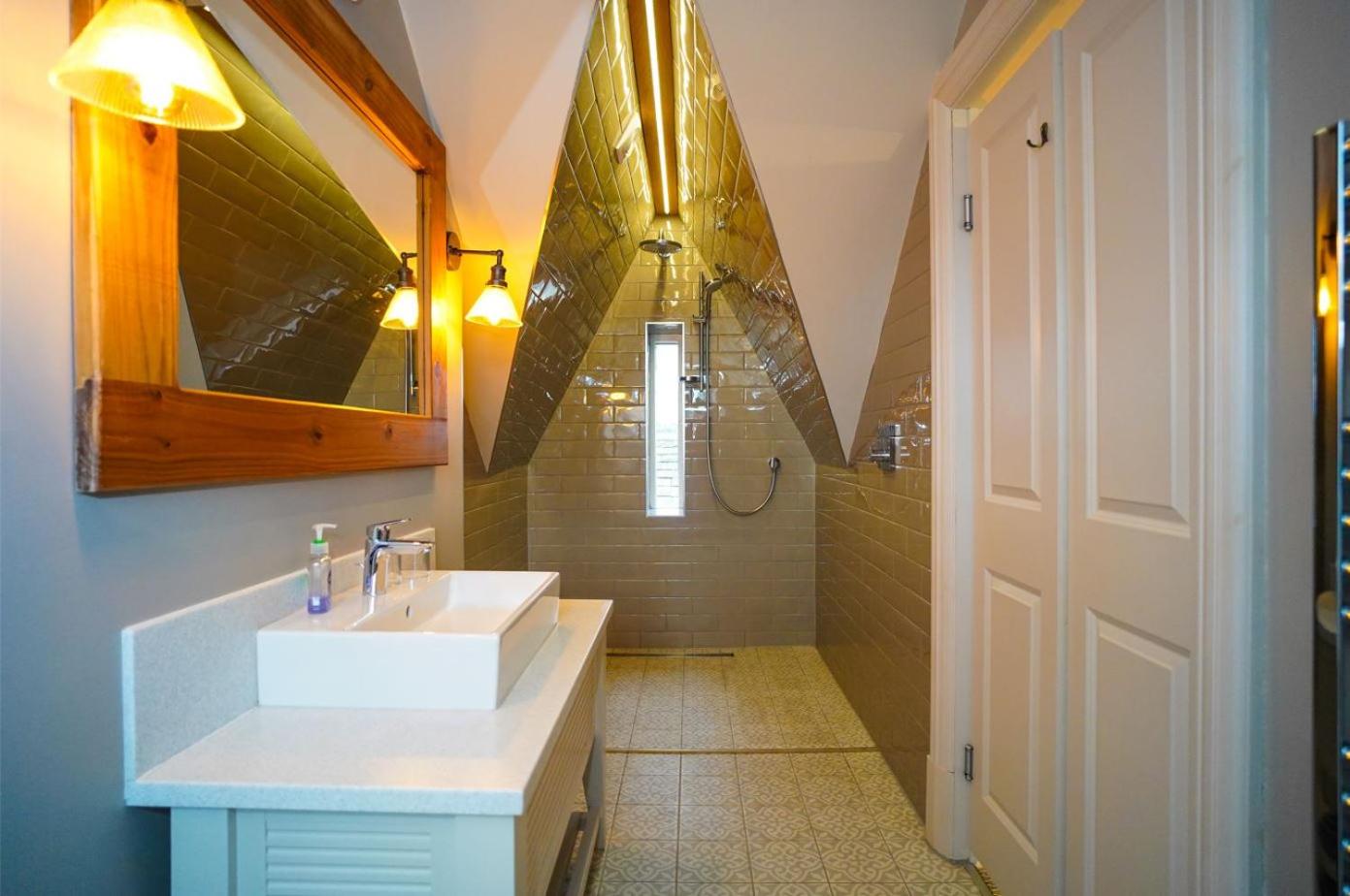 Deluxe Double Room with Bath photo 3