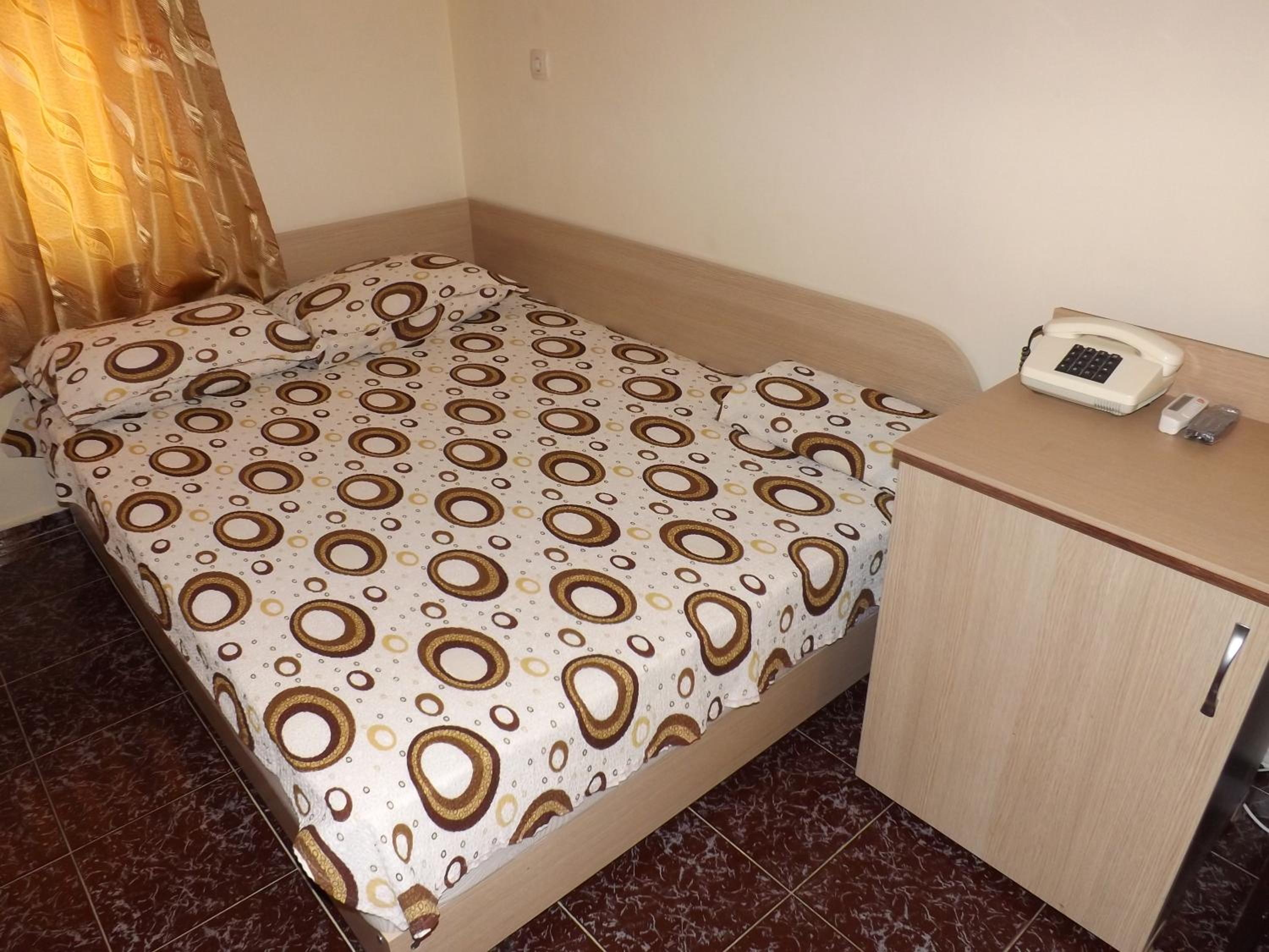 Double or Twin Room - Photo 12