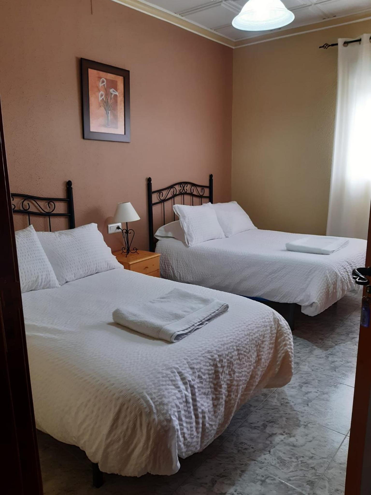 Twin Room - Photo 1