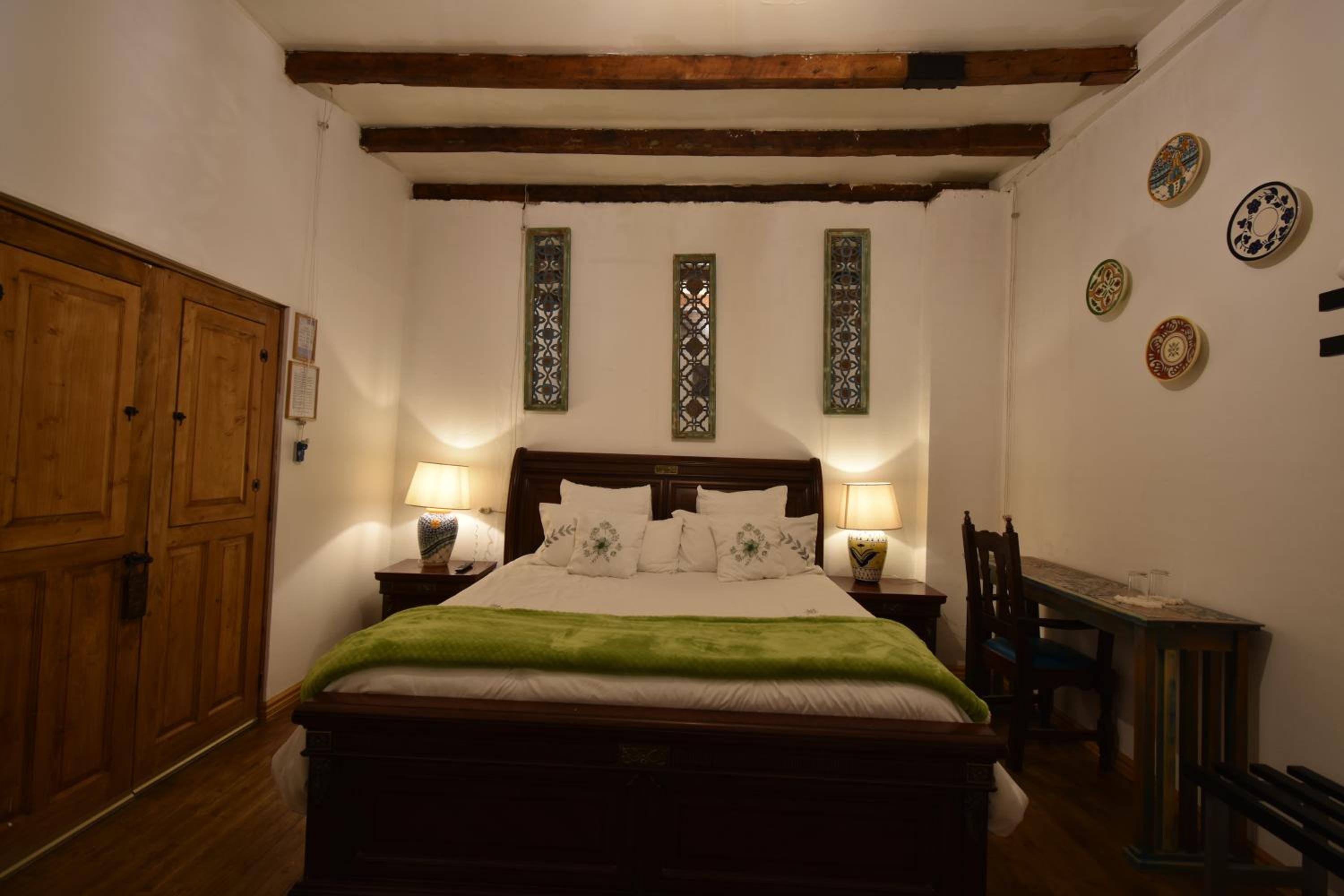 Deluxe Suite with Spa Bath photo 2
