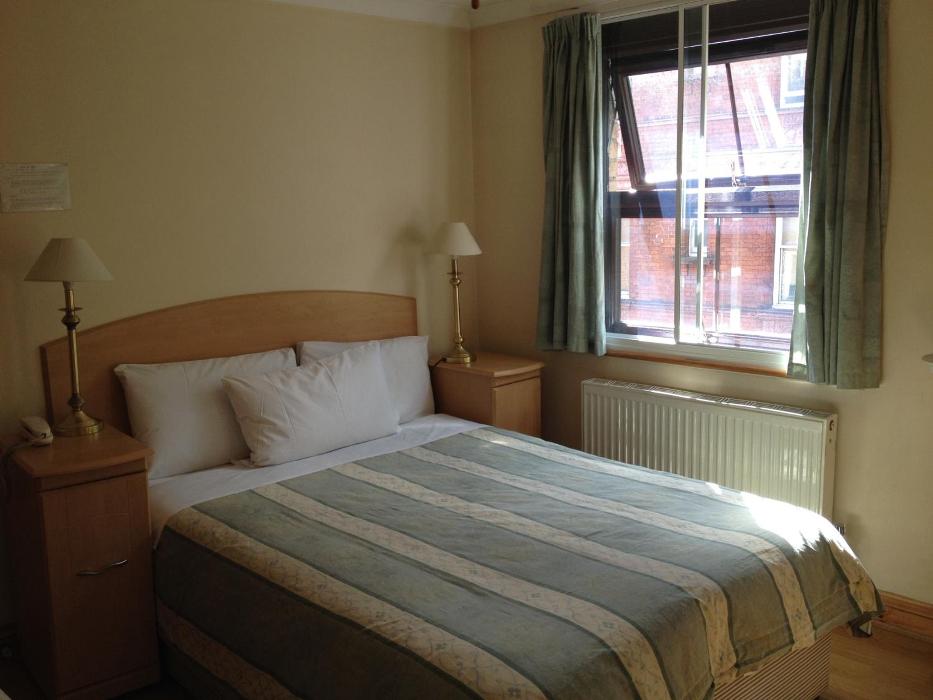 Double Room with Private Bathroom photo 2