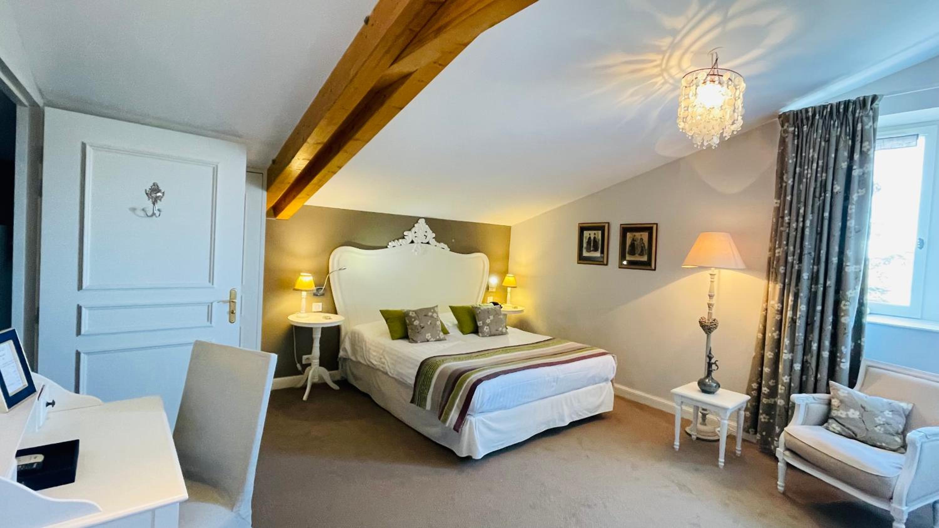 Executive Double Room - Photo 7
