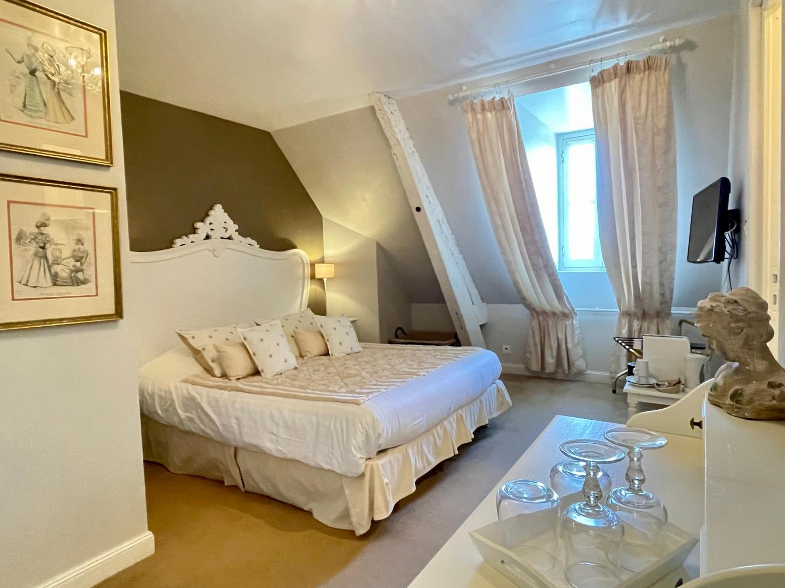 Deluxe Double Room - Photo 7