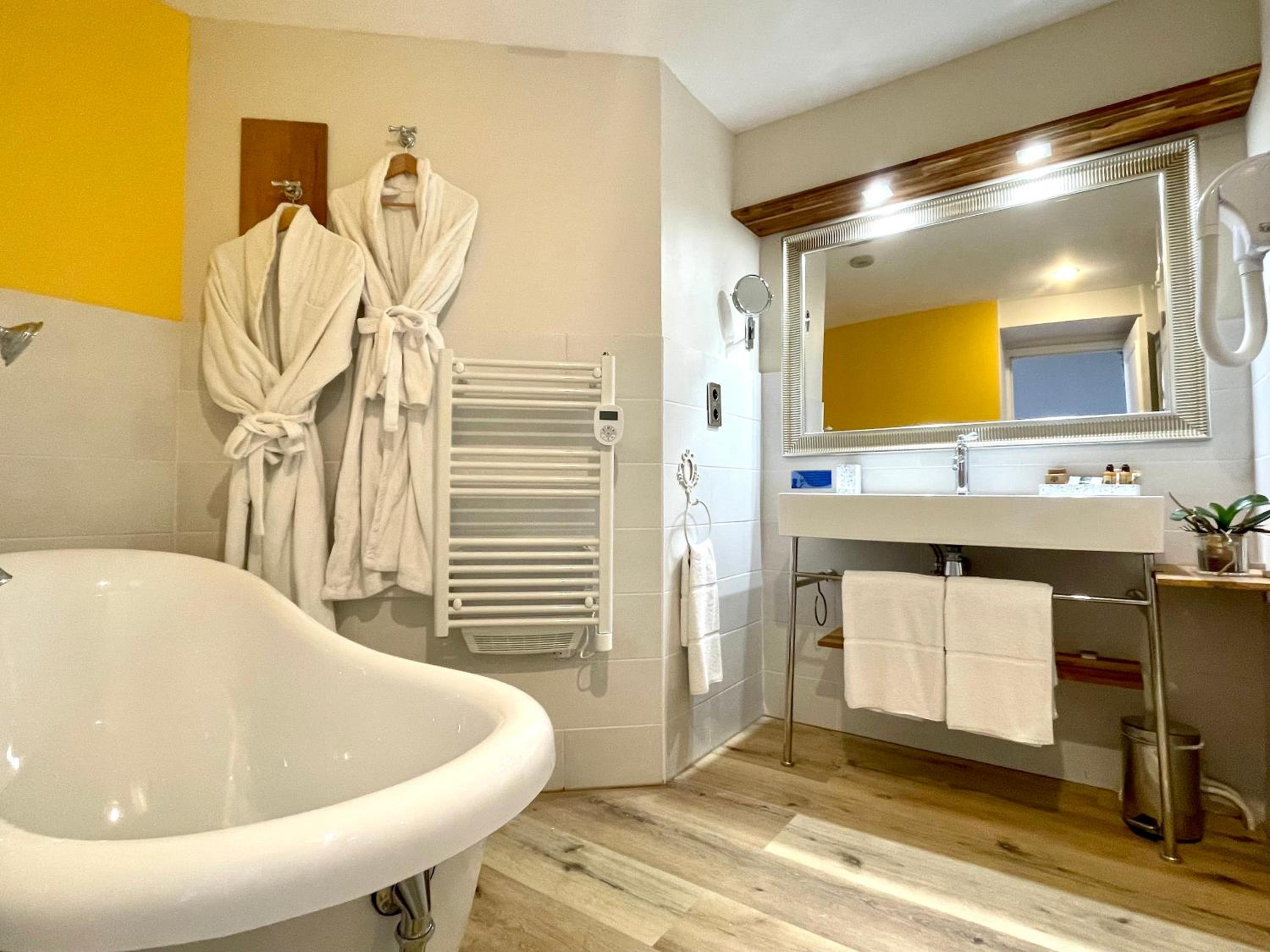 Executive Double Room - Photo 12