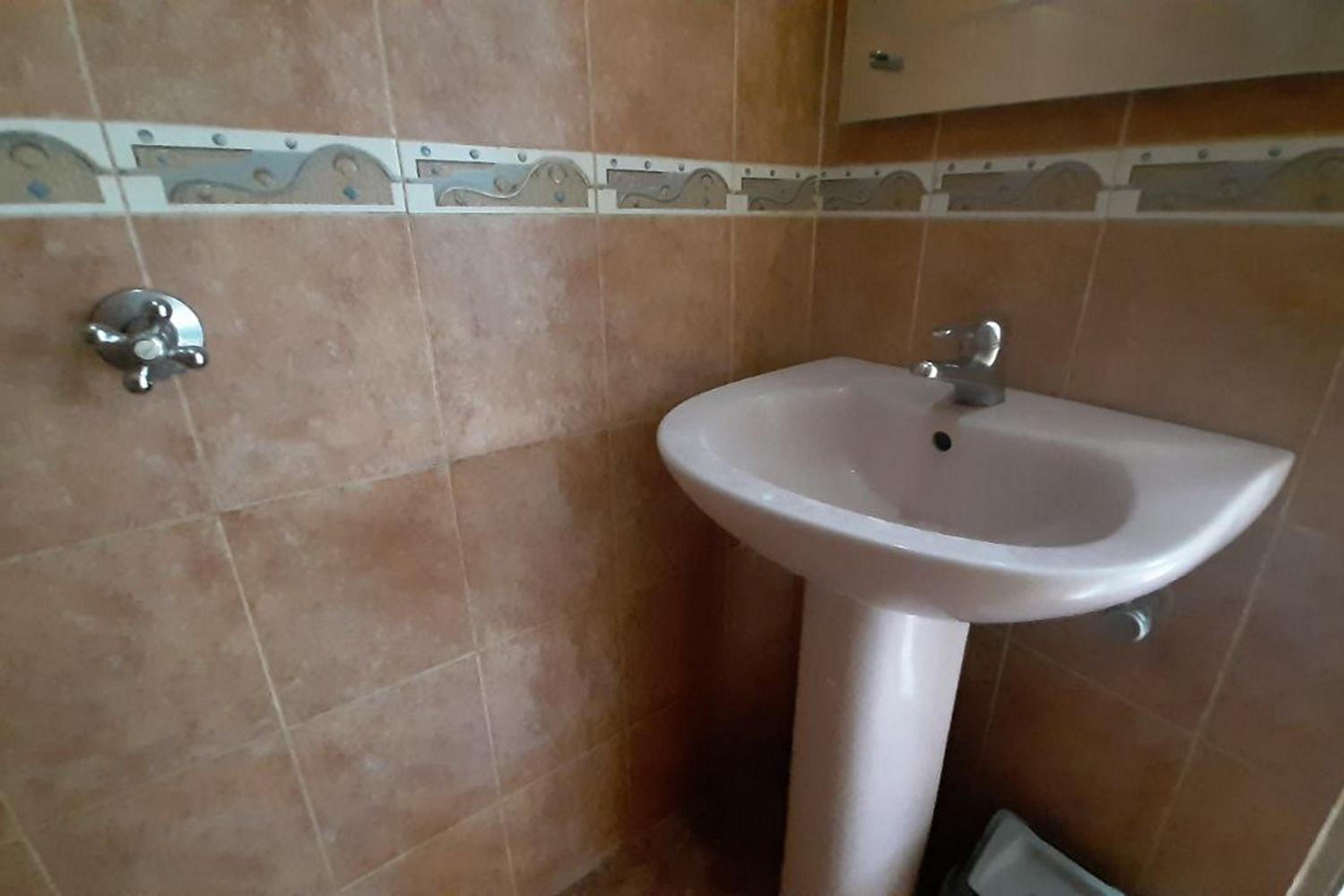 Standard Double Room - Photo 5