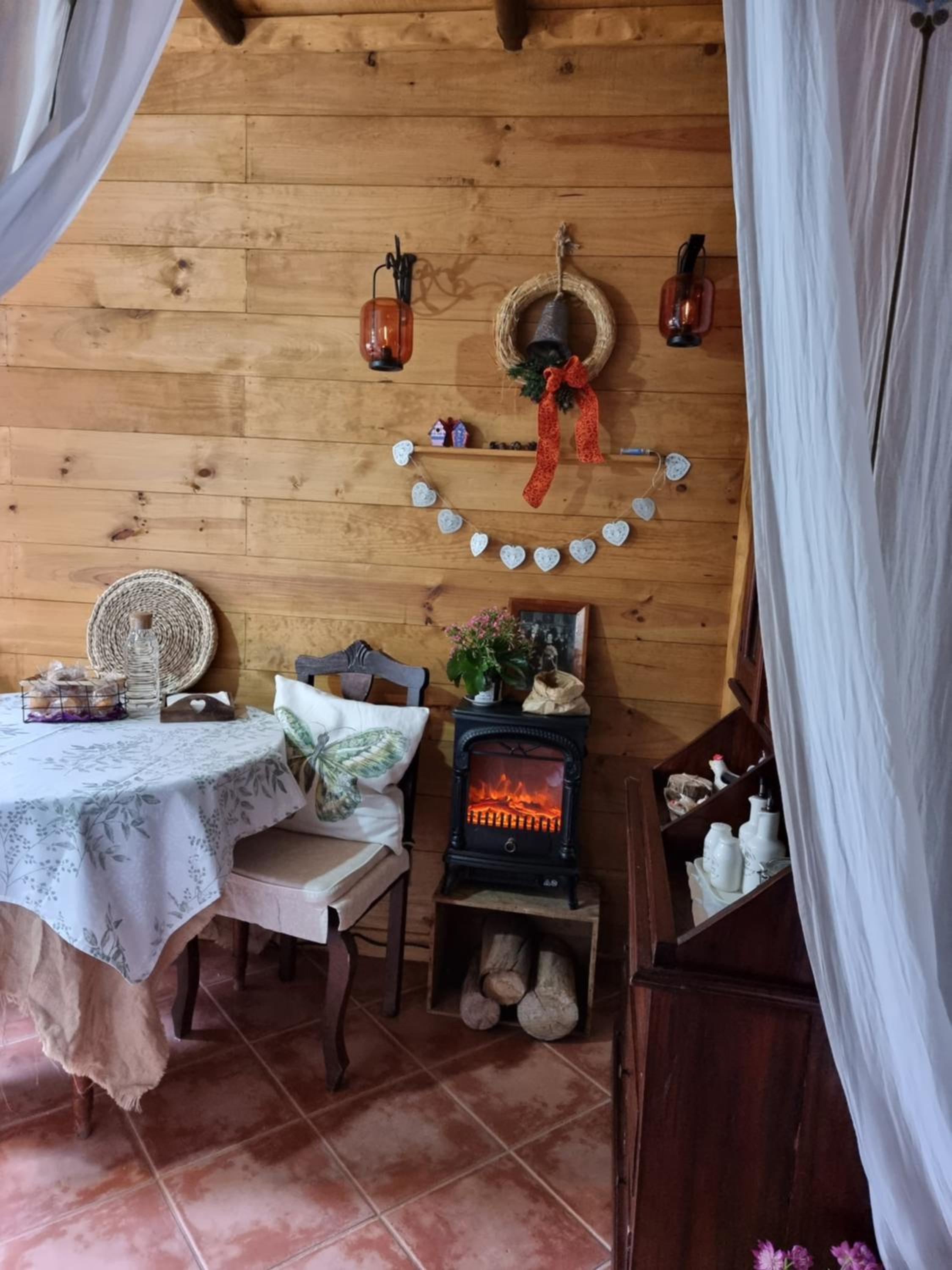 One-Bedroom House - Photo 3