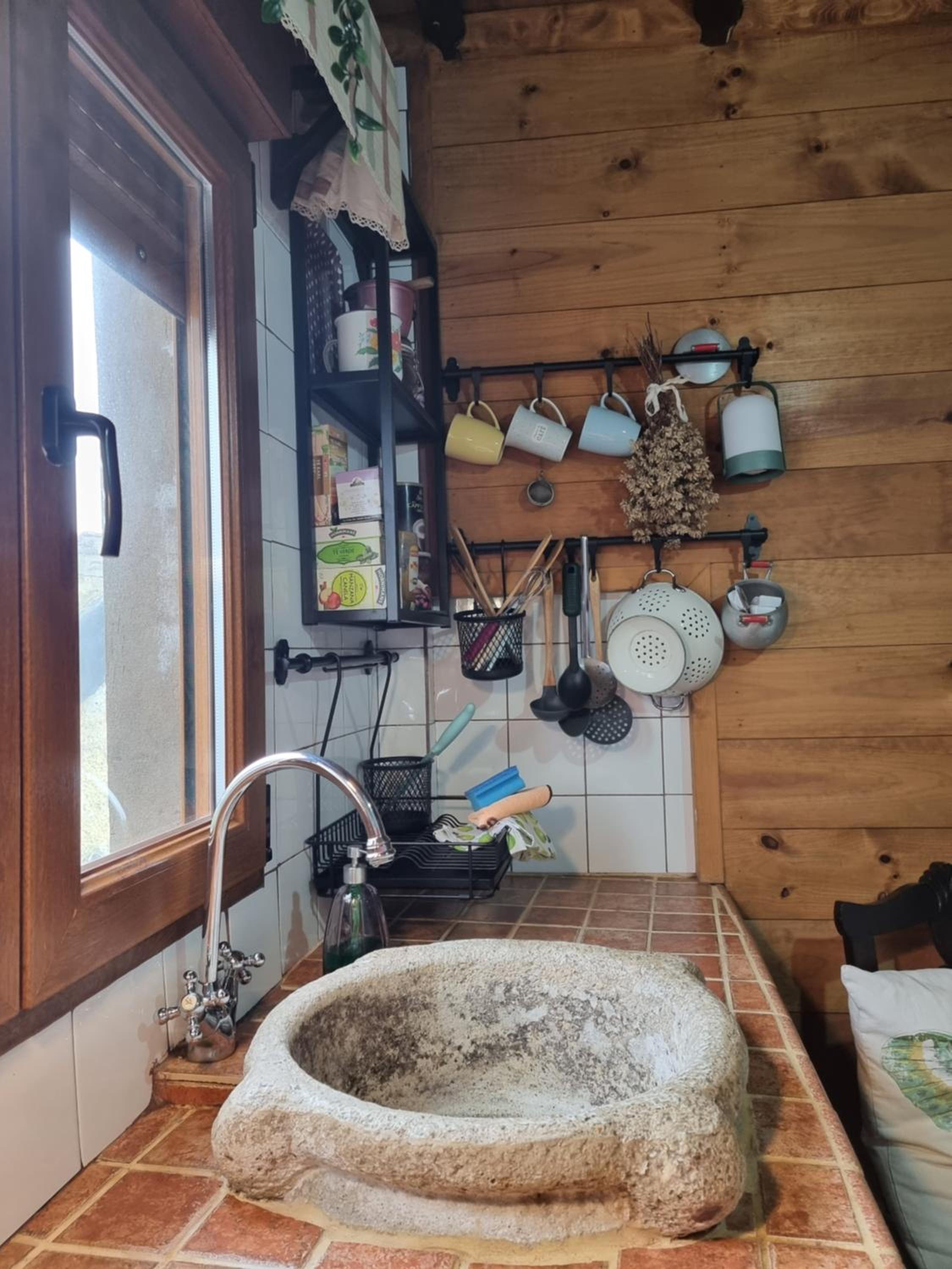 One-Bedroom House - Photo 5