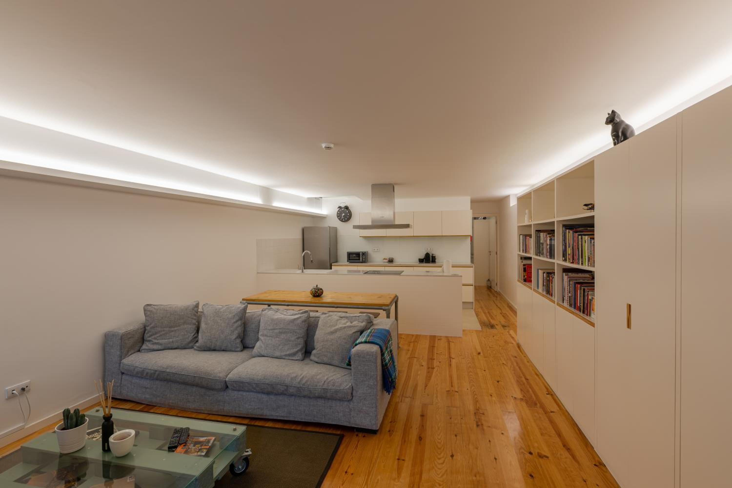 One-Bedroom Apartment - Photo 2