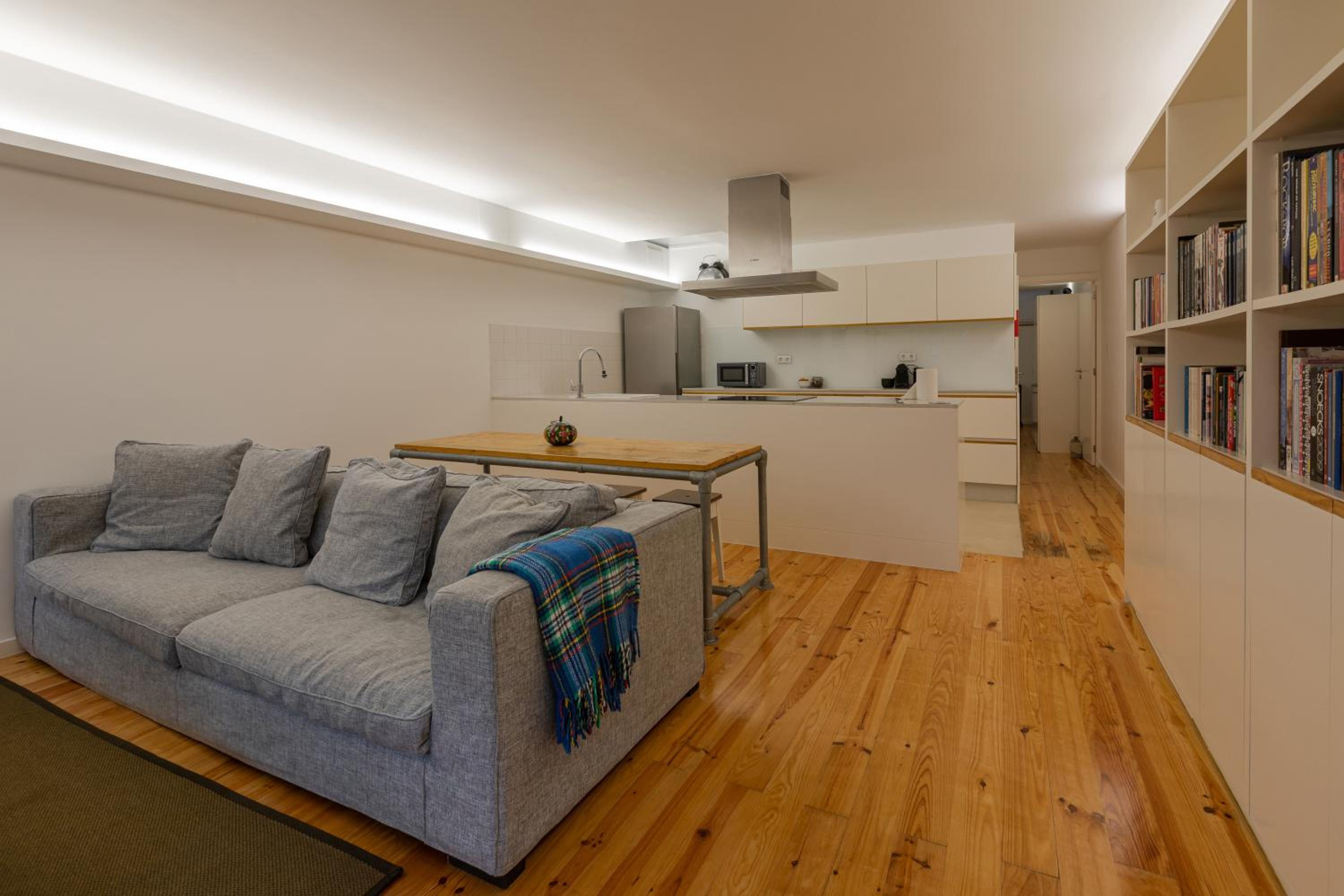 One-Bedroom Apartment - Photo 3