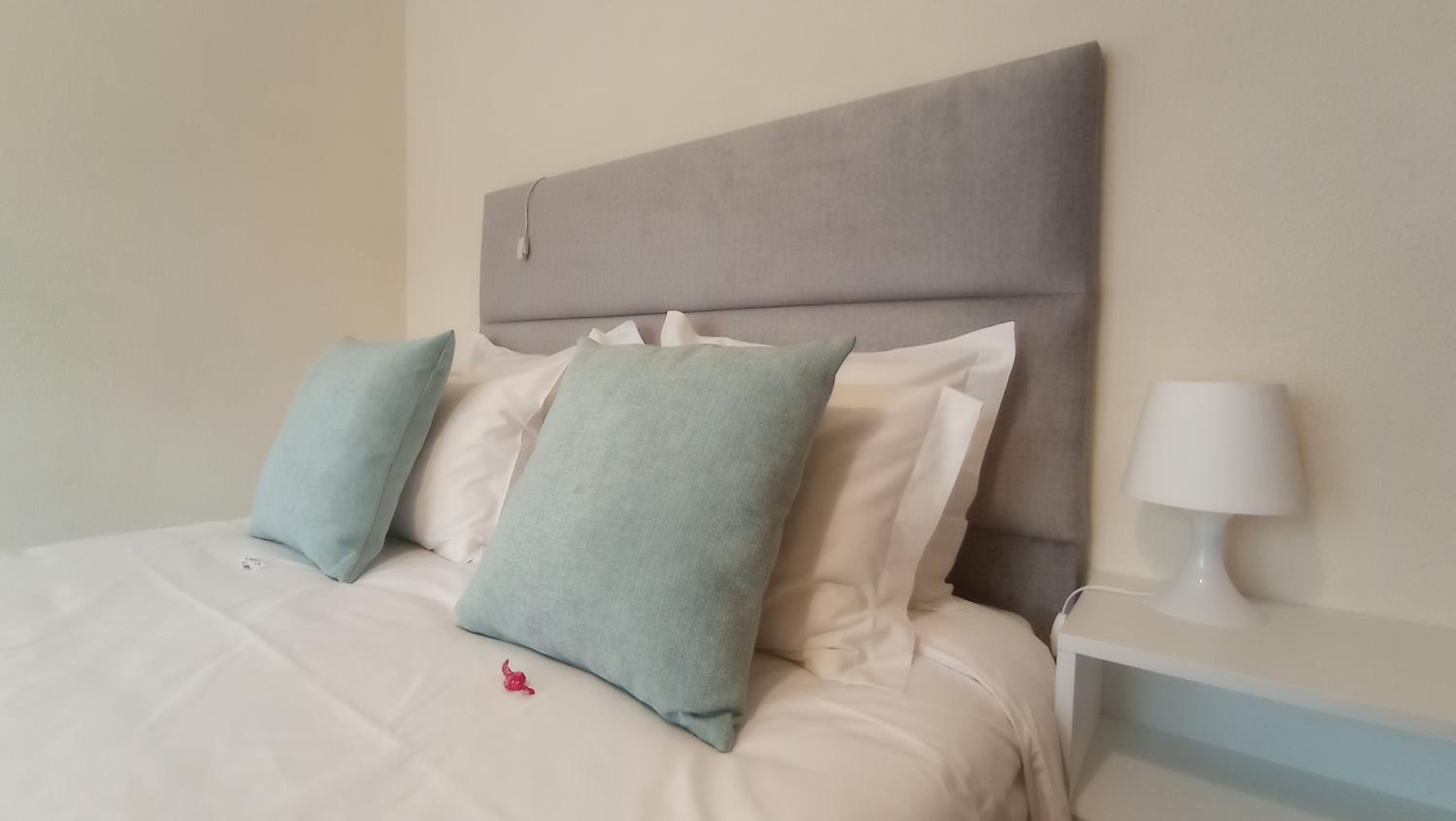 Double Room with Balcony and River View - Photo 1