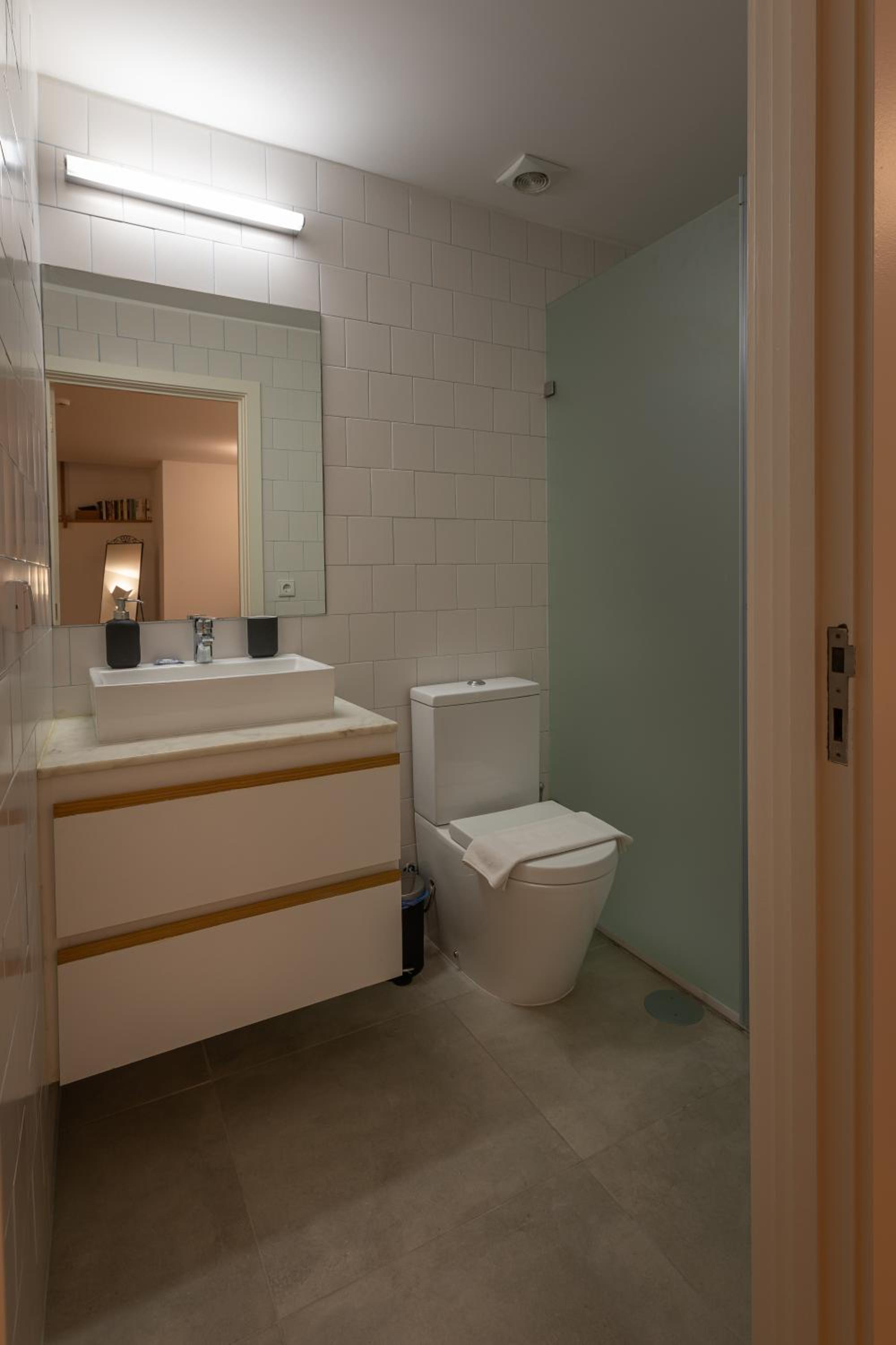 One-Bedroom Apartment - Photo 7