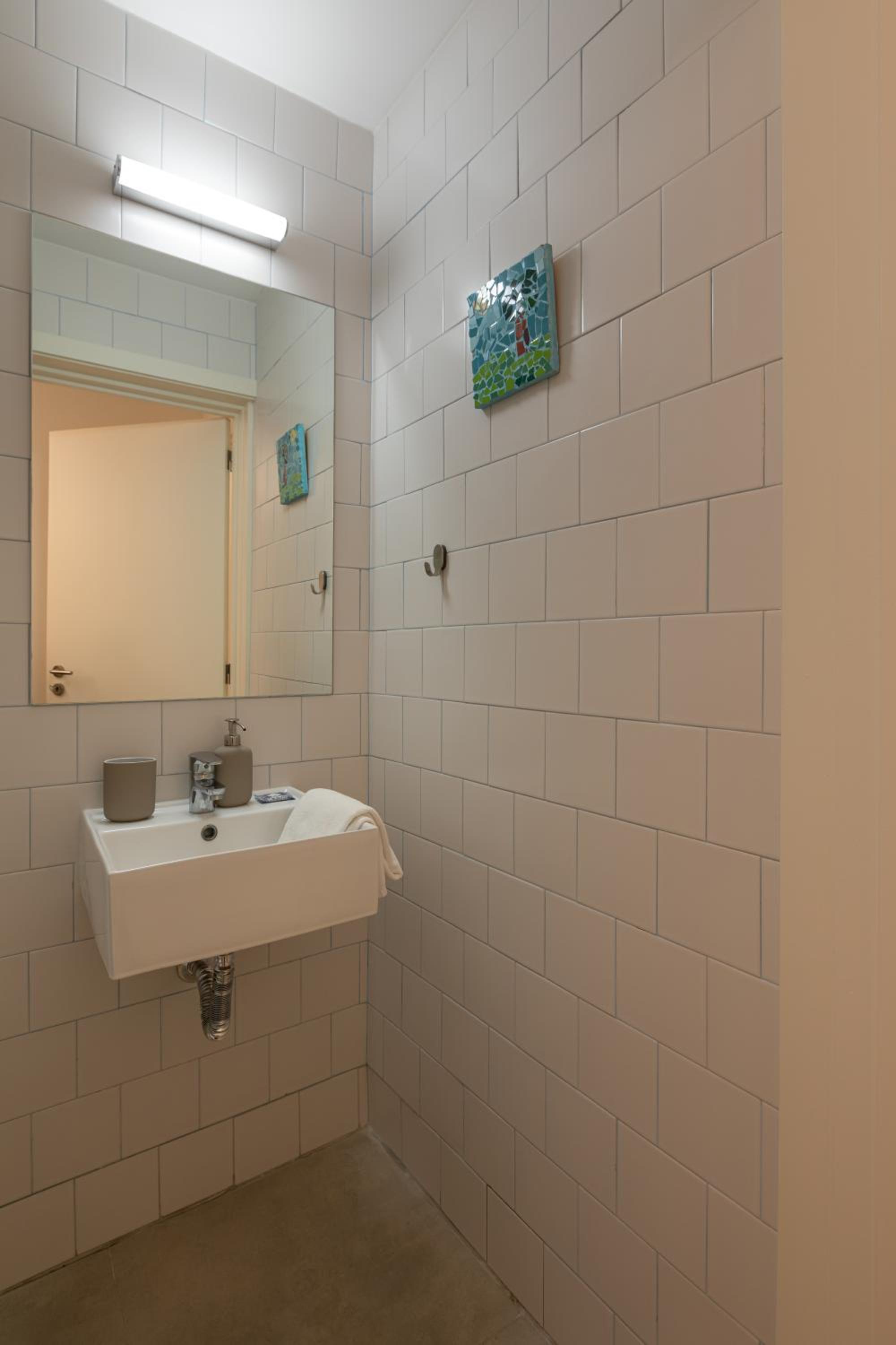One-Bedroom Apartment - Photo 16