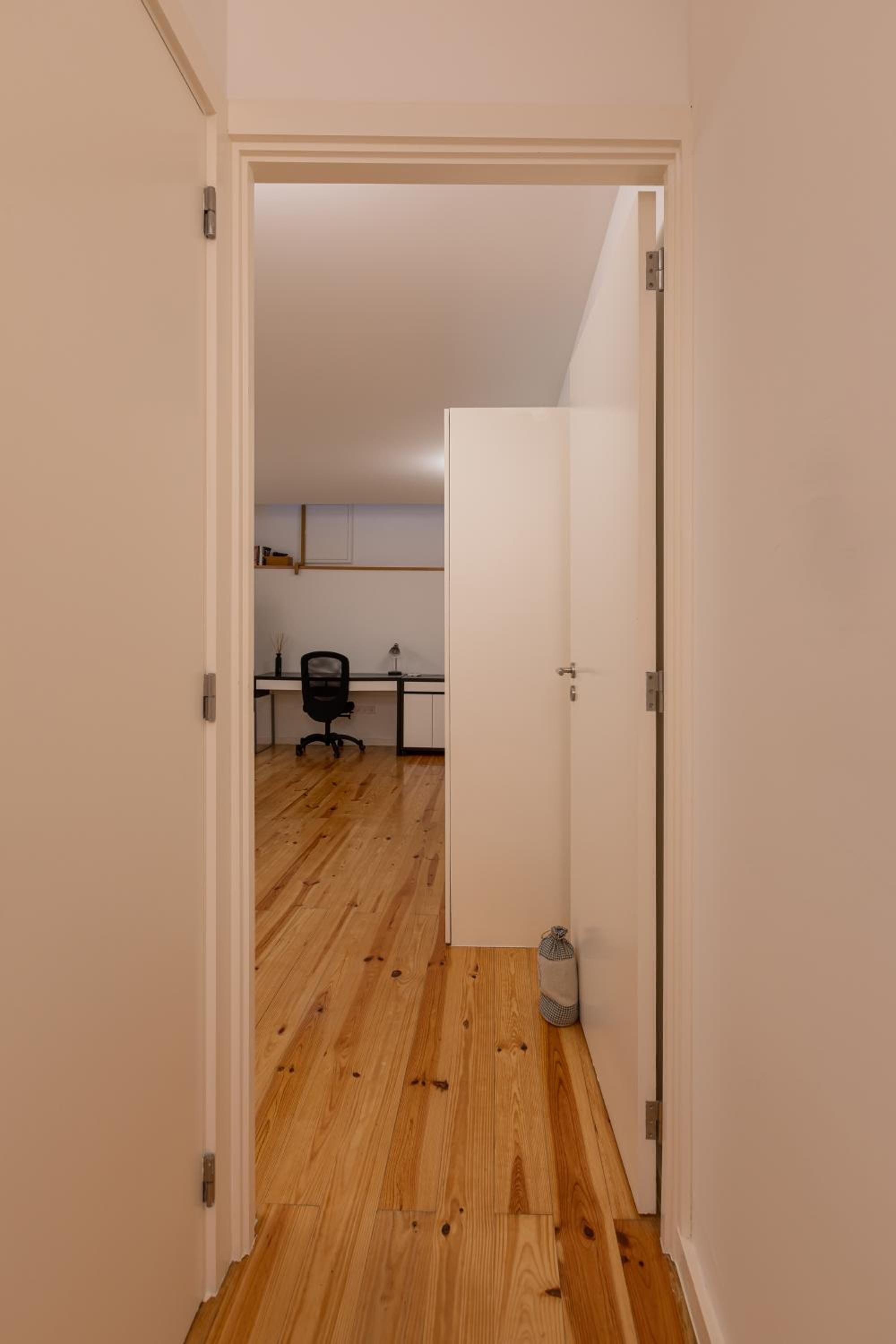 One-Bedroom Apartment - Photo 36