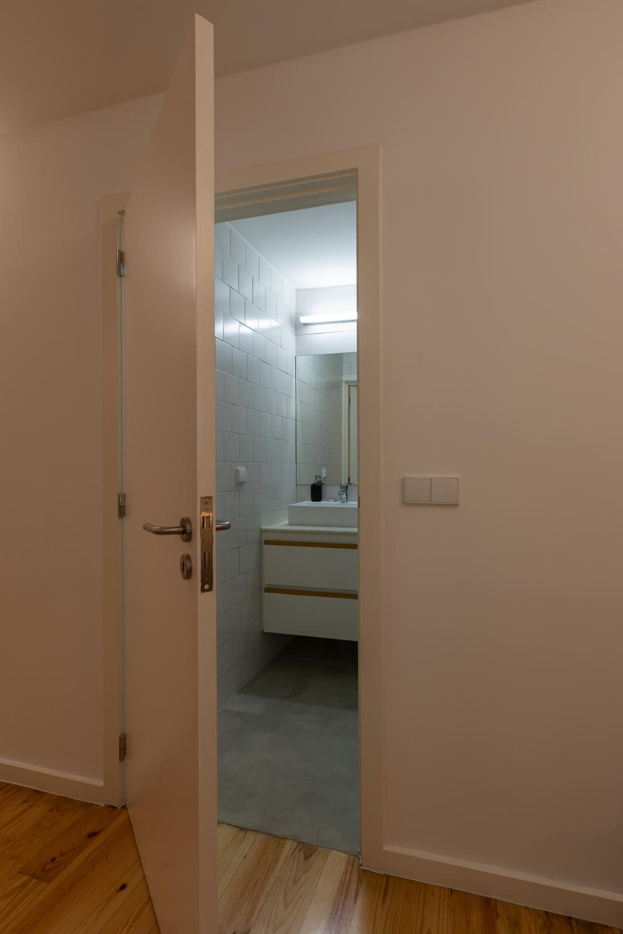 One-Bedroom Apartment - Photo 29