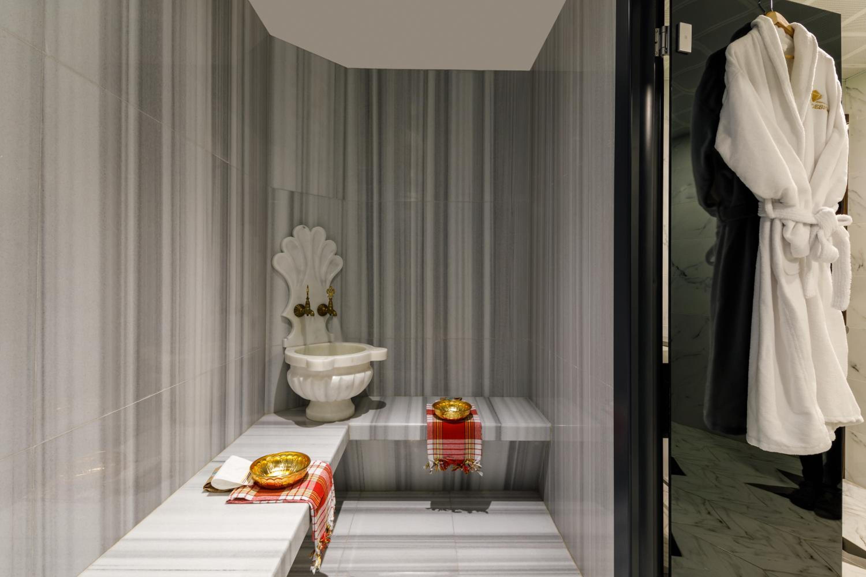 Junior Suite with Turkish Bath - Basement Floor photo 3