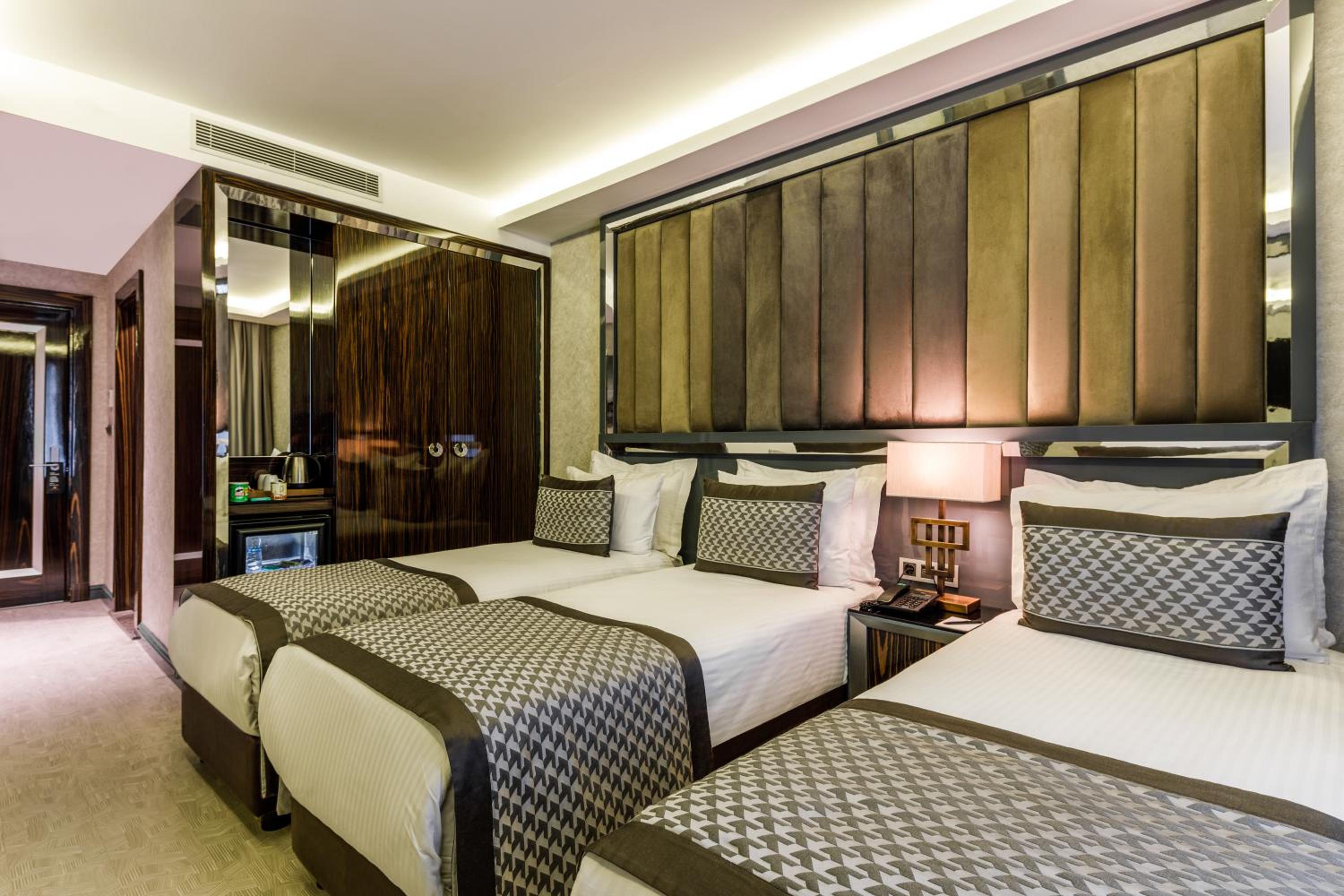 Superior Triple Room photo 1