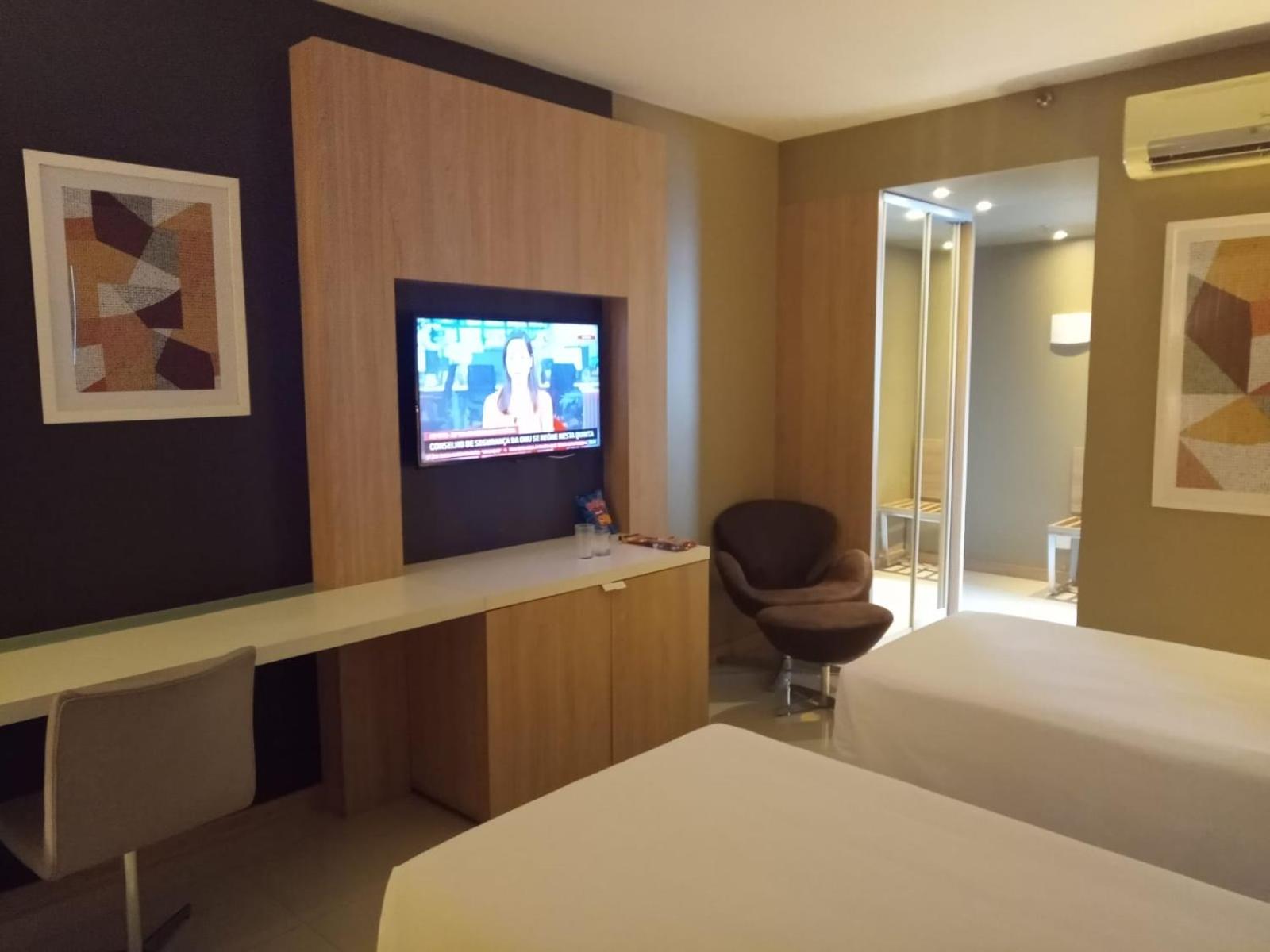 Superior Triple Room thumbnail 5