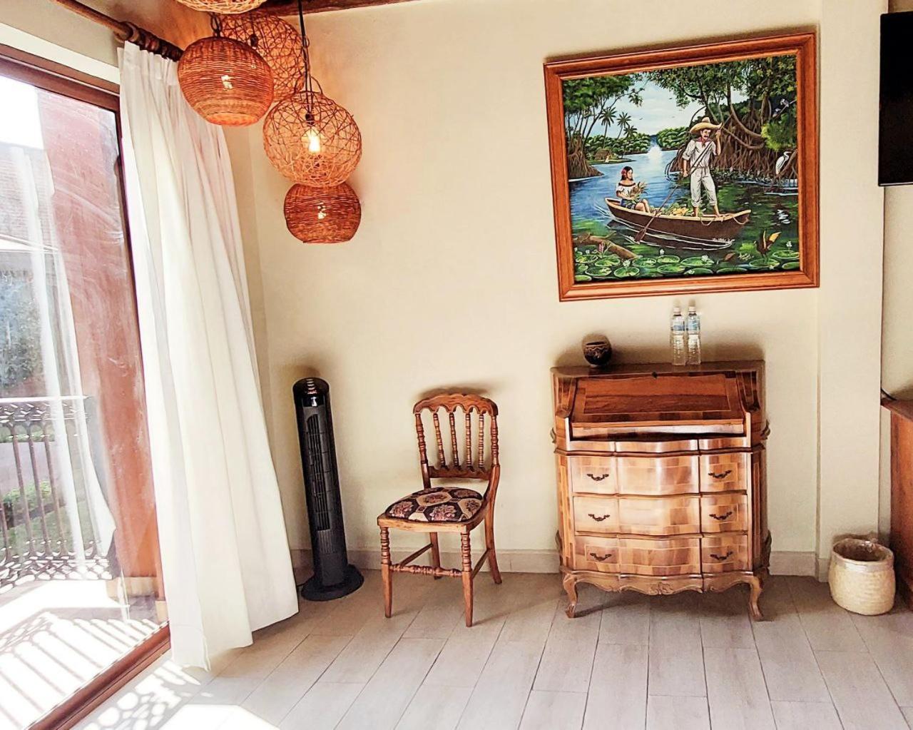 Twin Room with Private Bathroom - Photo 9