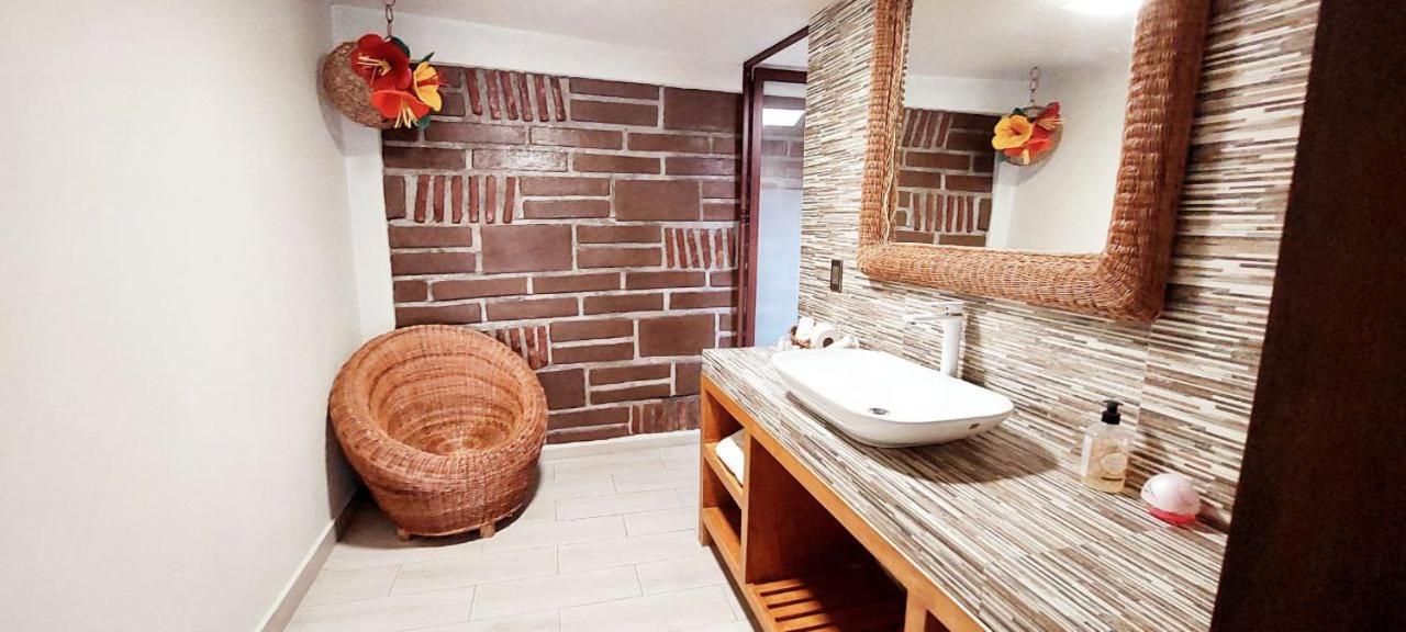 Twin Room with Private Bathroom - Photo 7