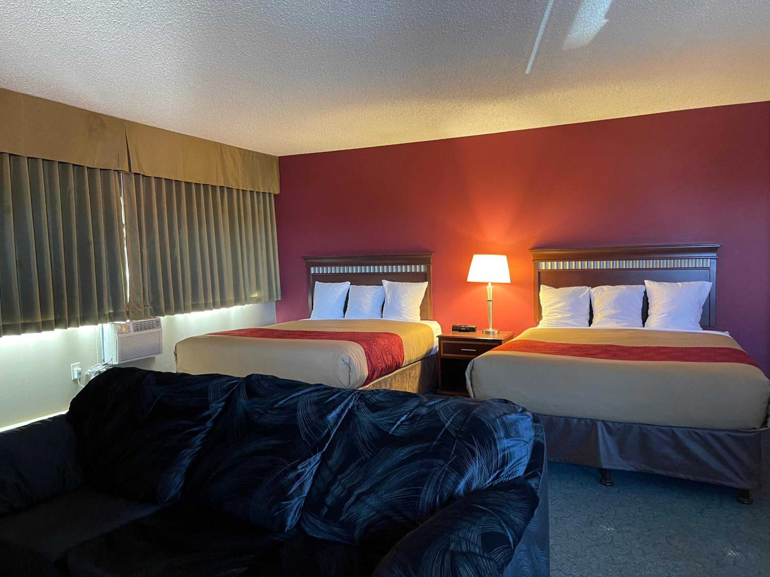 Suite with Two Queen Beds - Non-Smoking - Photo 2
