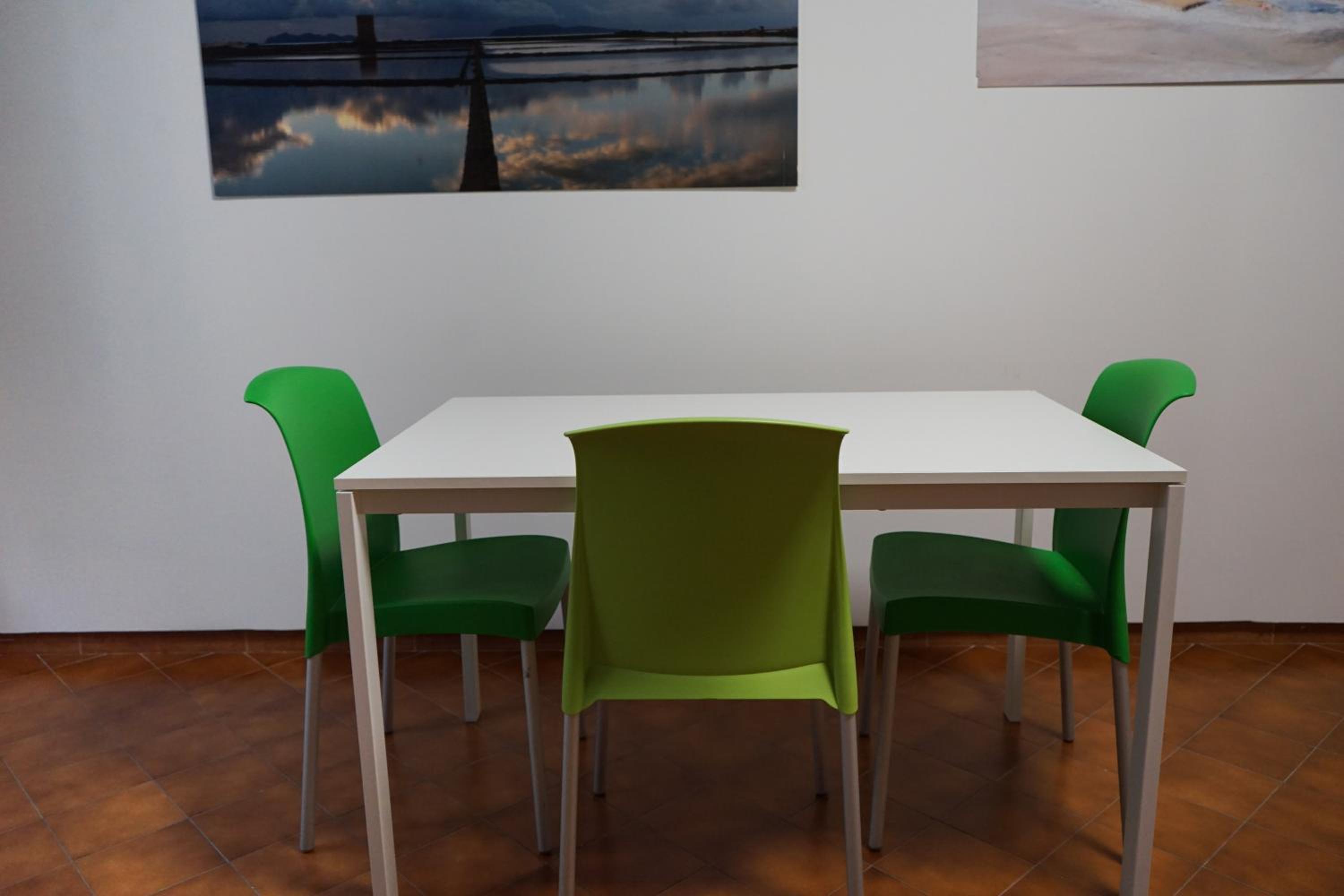 Studio Apartment - Photo 3