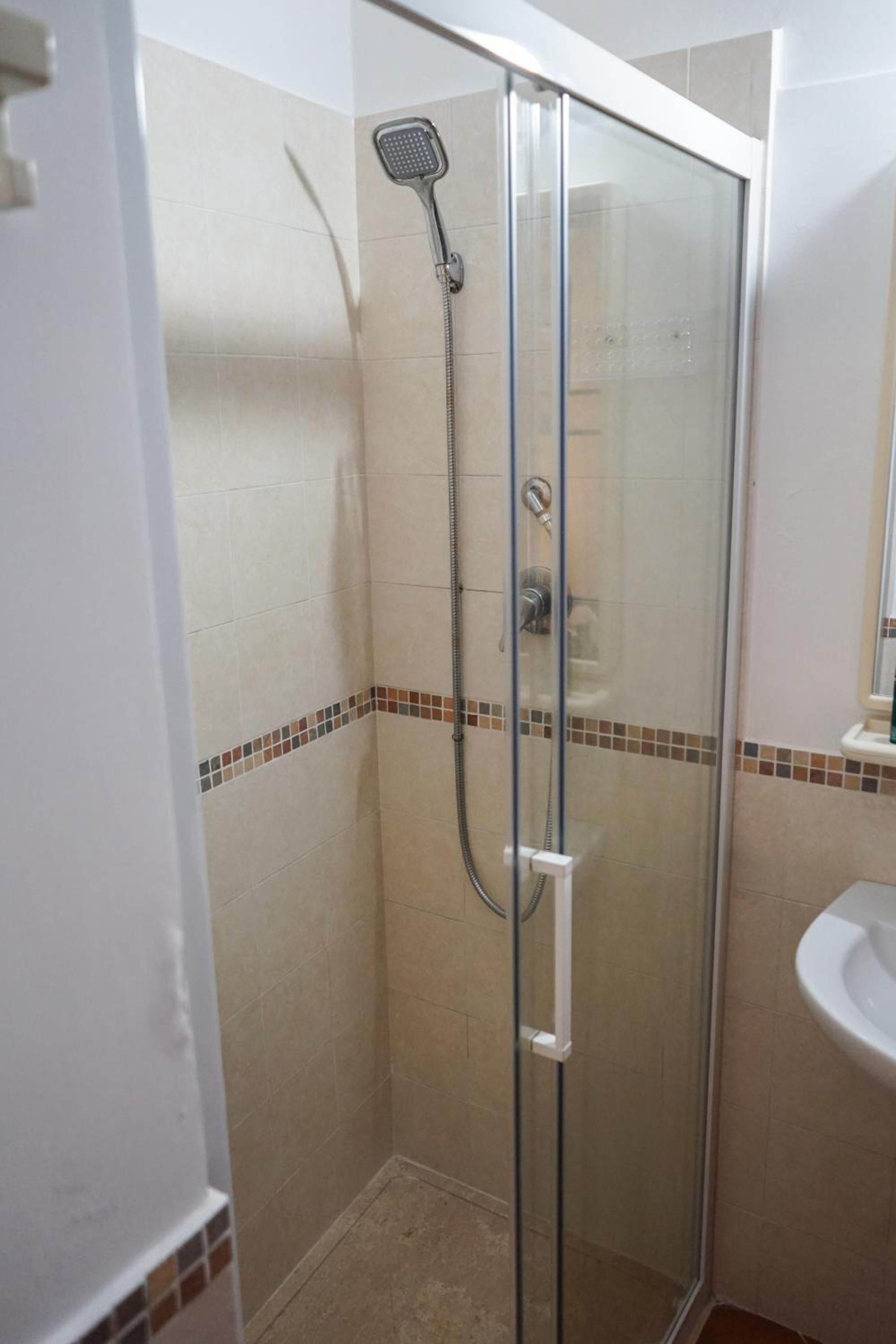 Studio Apartment - Photo 9
