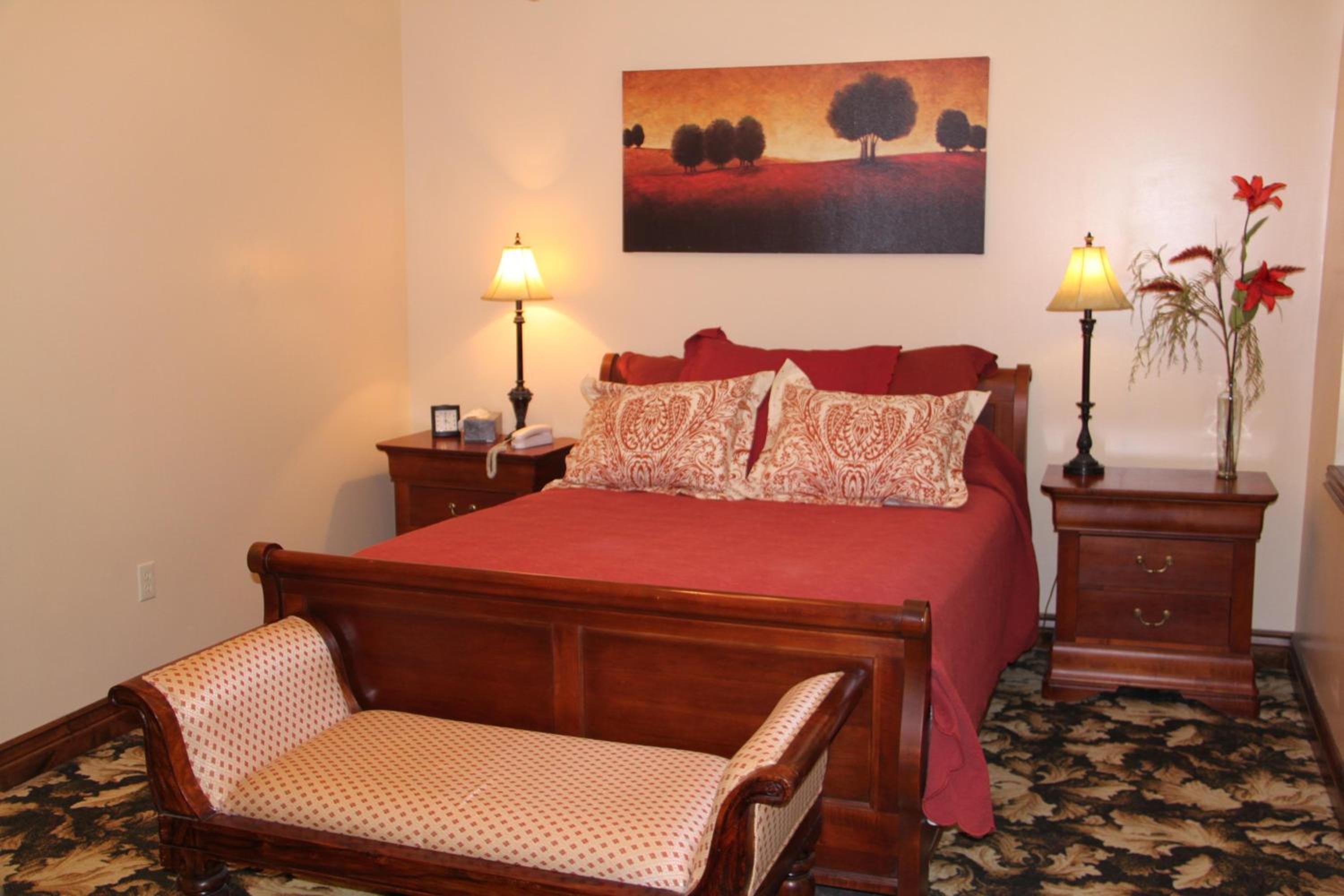 Queen Suite - Photo 7