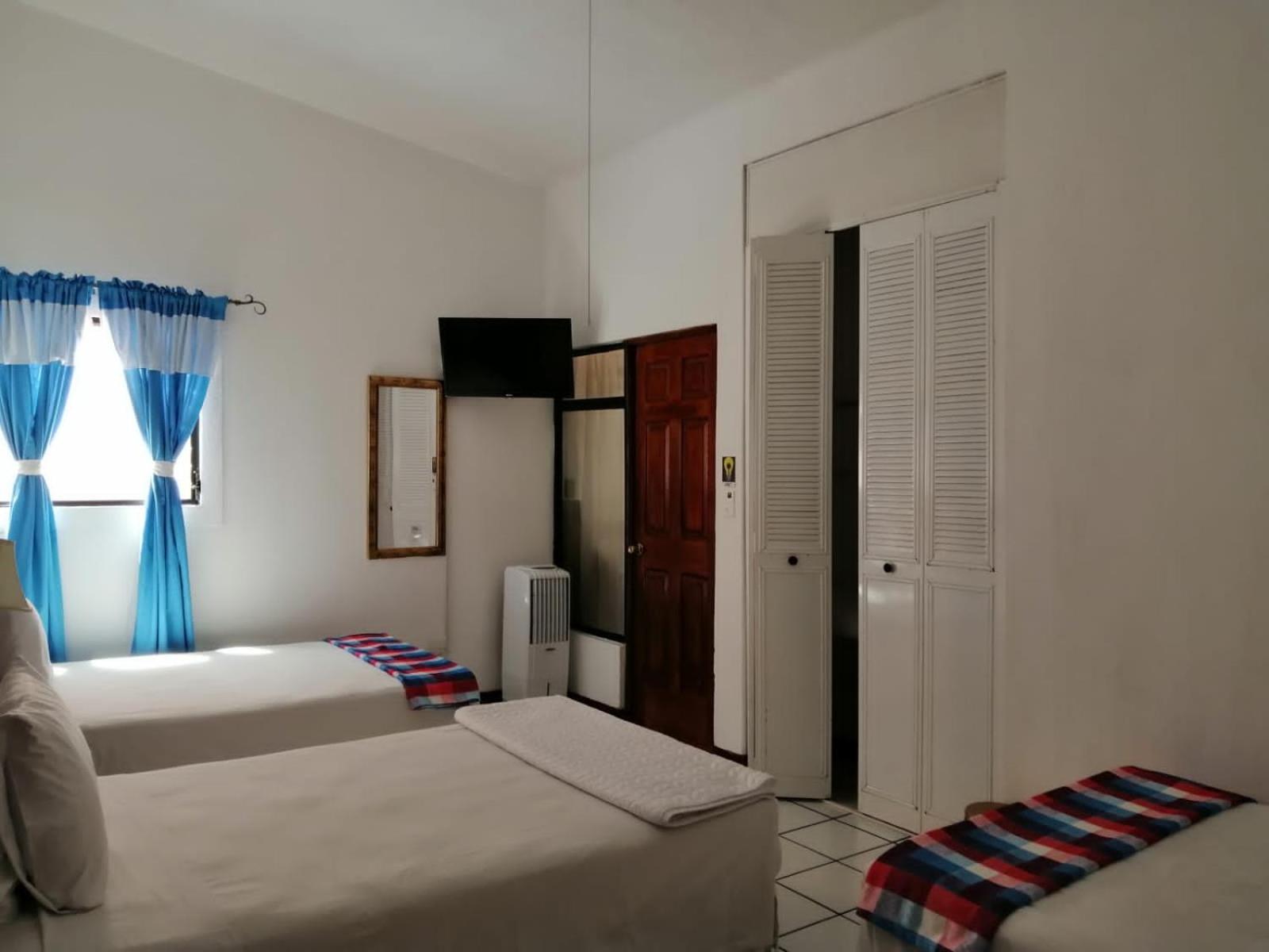 Triple Room with Private Bathroom photo 1