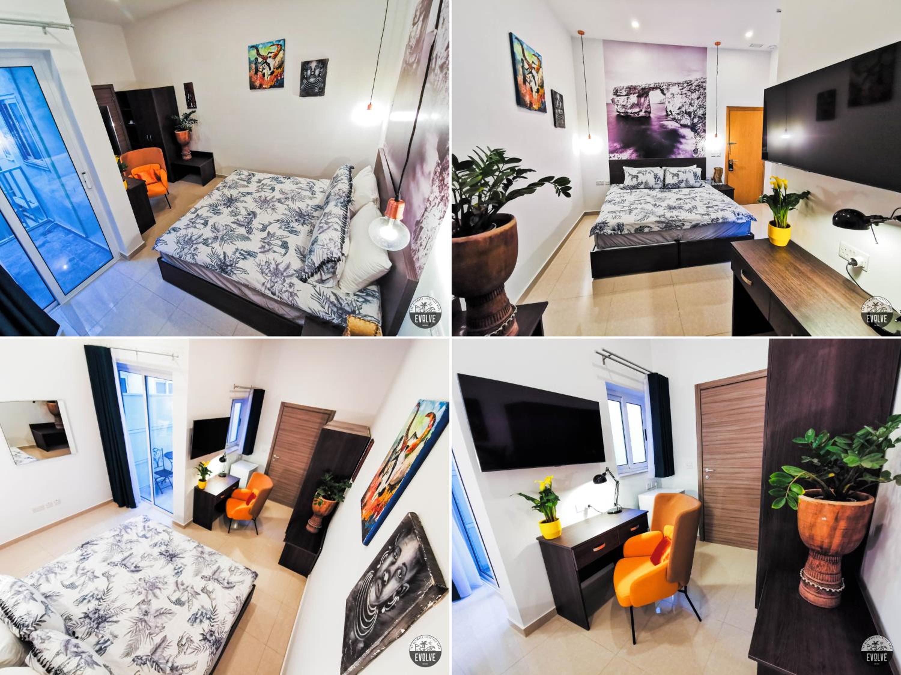 King Room with Balcony - Photo 1