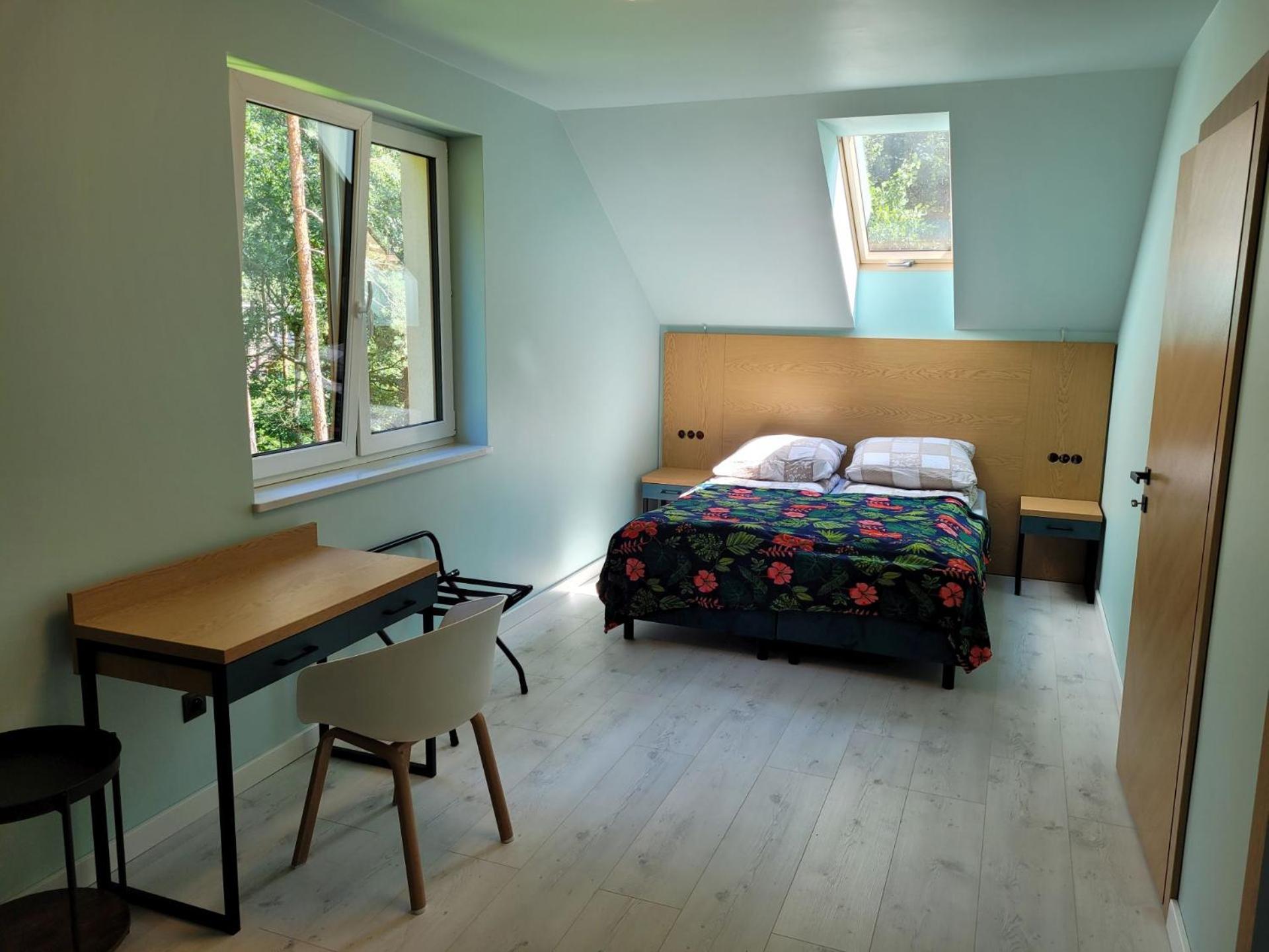 One-Bedroom Standard Apartment - Photo 3